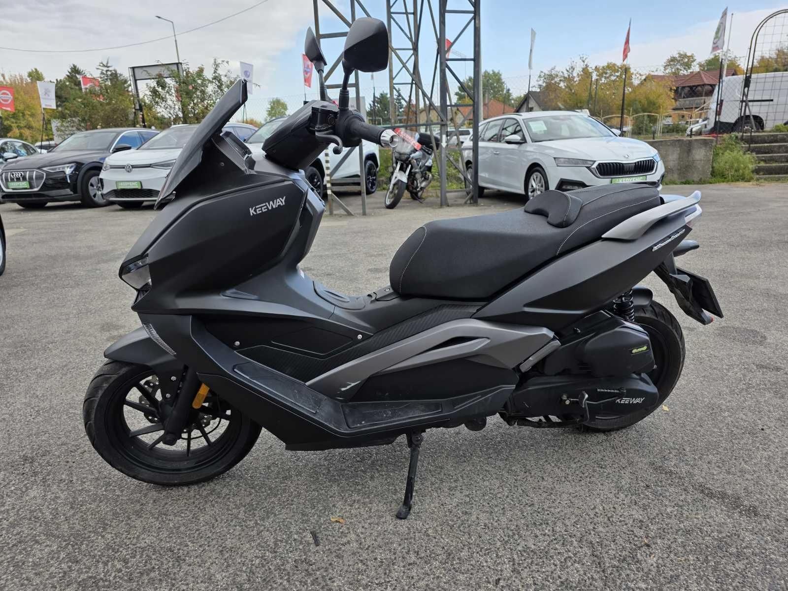 KEEWAY VIESTE 125 Gyorsabb. mint a reggeli kávé-és nem is hűl ki!