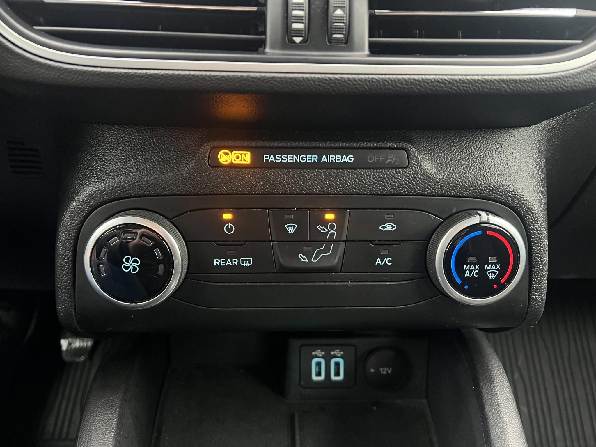 FORD FOCUS 1.0 EcoBoost Connected M.o.-i 1.tul. Márkaszervizelt! Carplay