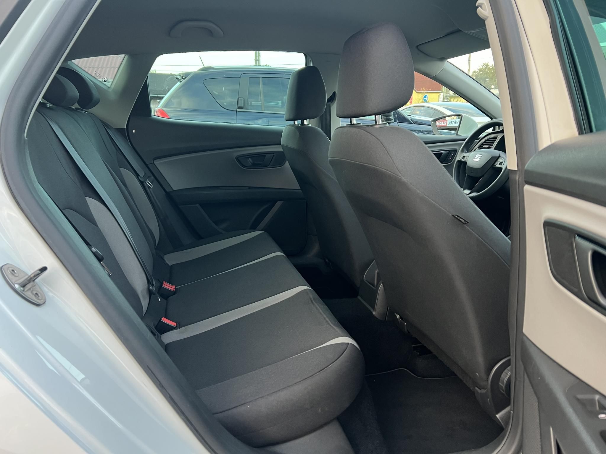 SEAT LEON 1.2 TSi Reference Tempomat Digitklíma Bluetooth Tolatóradar!