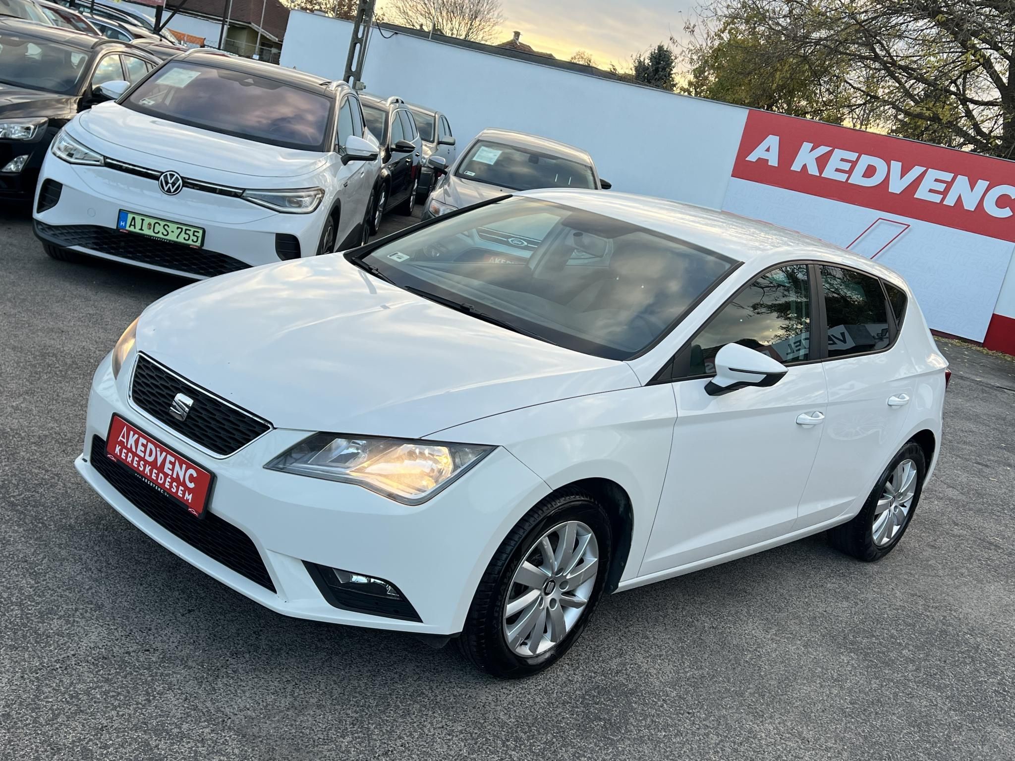 SEAT LEON 1.2 TSi Reference Tempomat Digitklíma Bluetooth Tolatóradar!