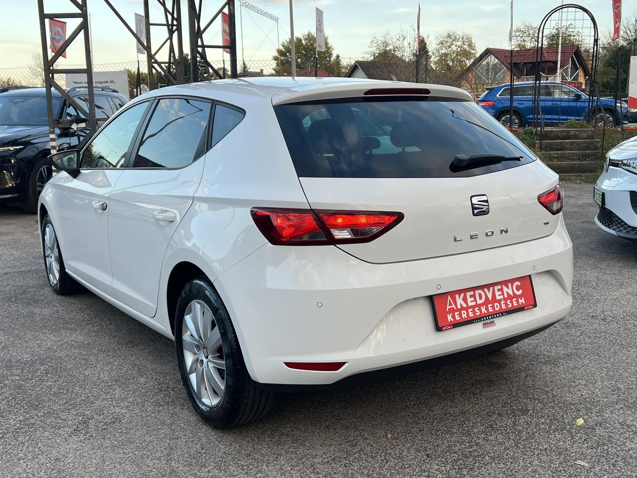 SEAT LEON 1.2 TSi Reference Tempomat Digitklíma Bluetooth Tolatóradar!