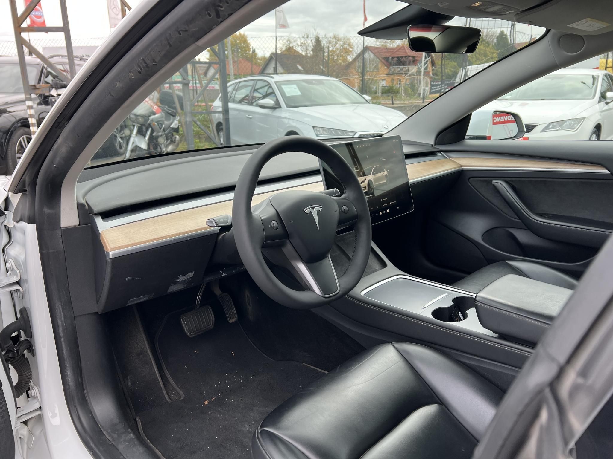 TESLA MODEL 3 Long Range AWD (Automata) FACELIFT. hőszivattyú. premium hifi. mátrix LED!