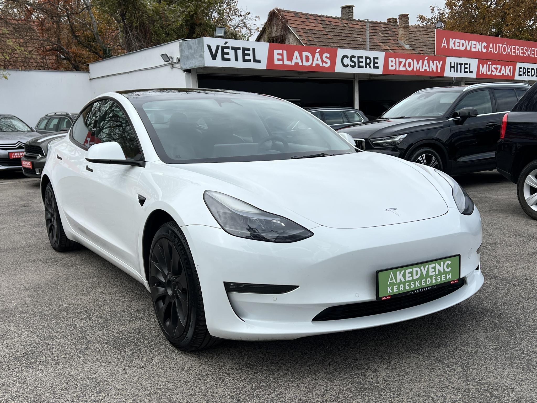 TESLA MODEL 3 Long Range AWD (Automata) FACELIFT. hőszivattyú. premium hifi. mátrix LED!