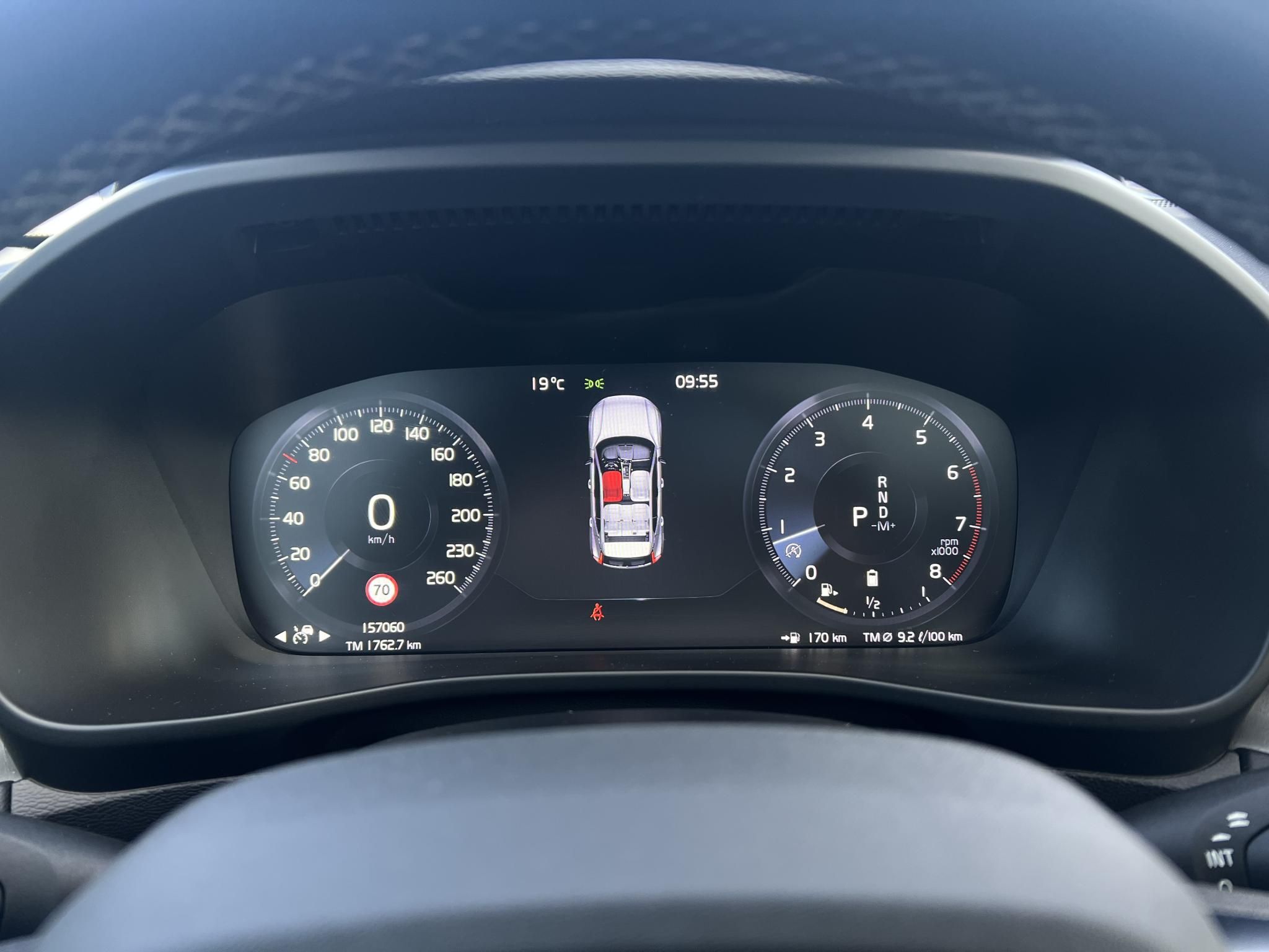 VOLVO XC40 2.0 [B4] MHEV R-Design Geartronic M.o.-i. 1.tul. Márkaszervizelt. Panorámatető Harman/Kardon Carplay Memória