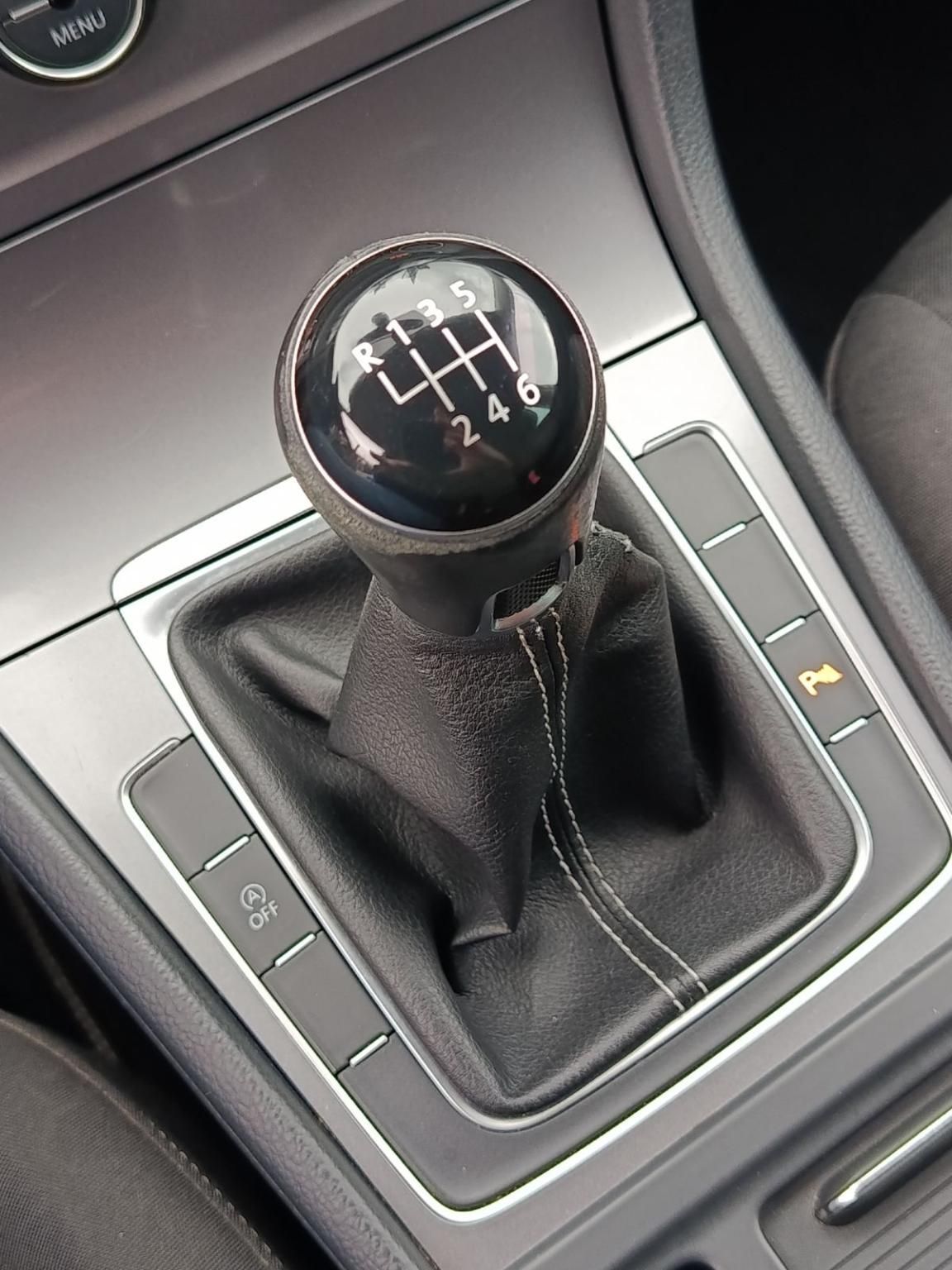 VOLKSWAGEN GOLF VII Variant 2.0 TDI BMT Comfortline Euro 6 Lounge Tempomat Digitklíma Ülésfűtés Bluetooth