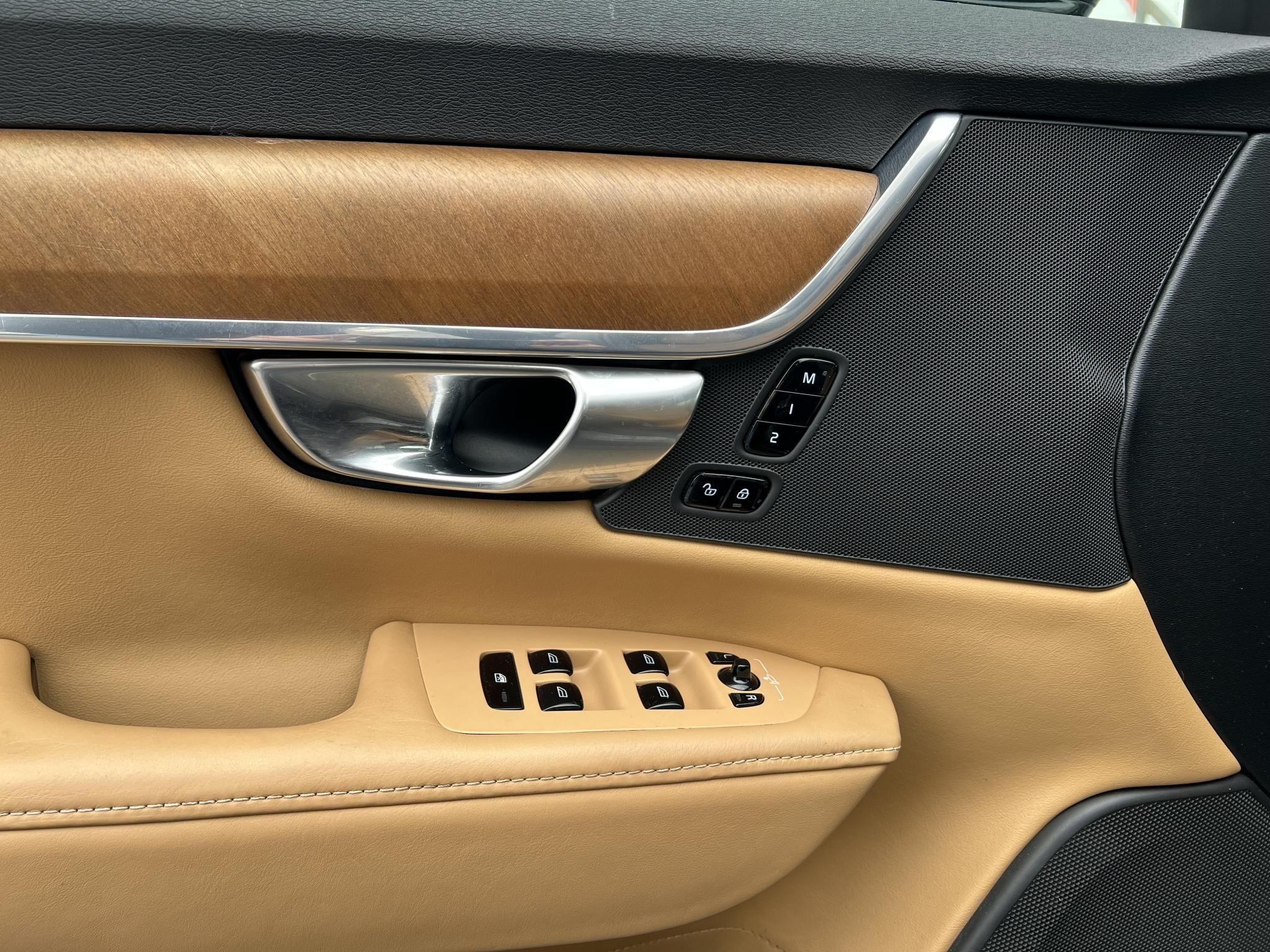 VOLVO V90 2.0 D [D4] Inscription AWD Geartronic Teljes felszereltség. Végig márkaszervizben szervizelt. Téli-nyári gumi!