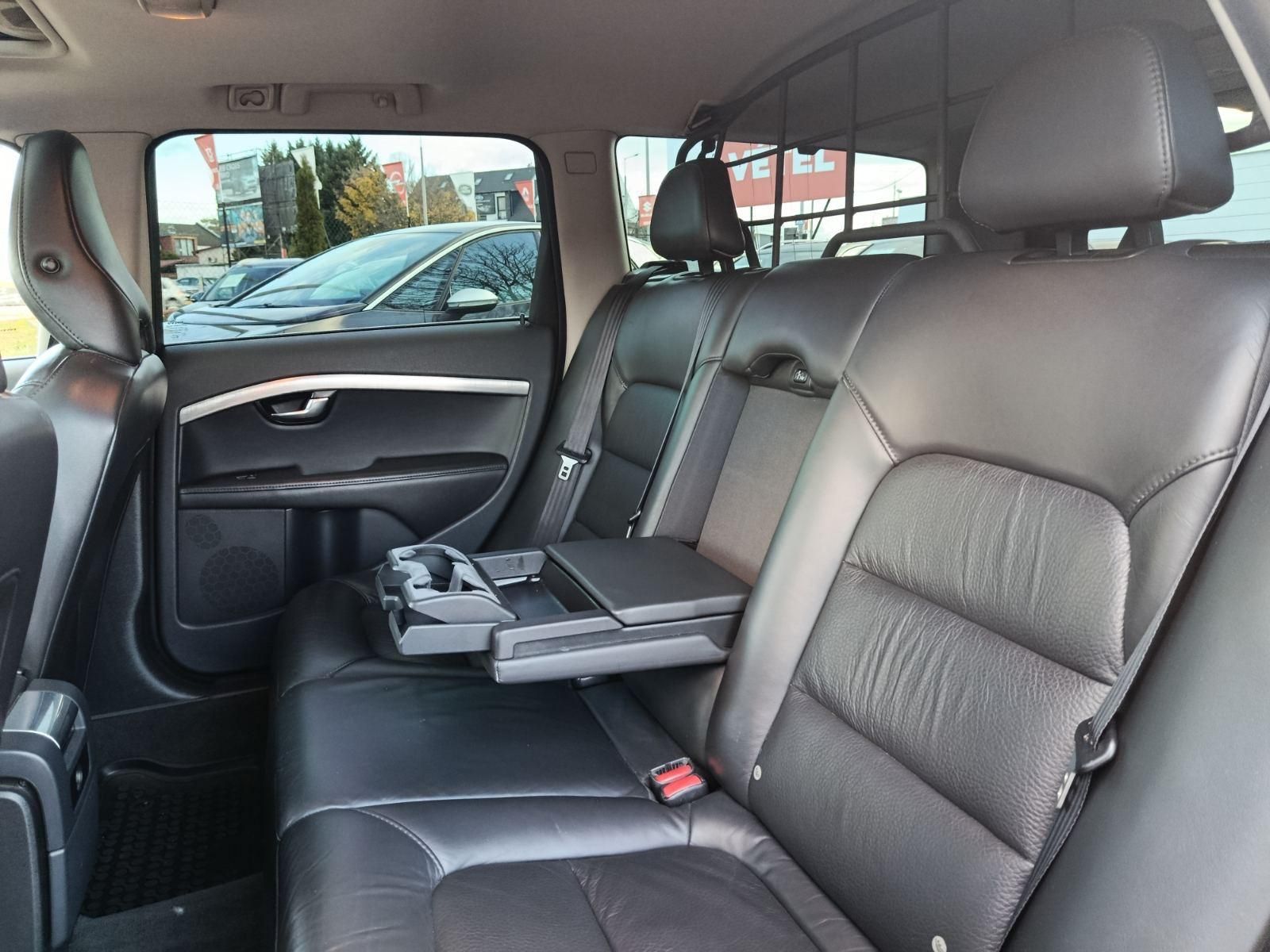 VOLVO V70 2.0 D [D3] Momentum Napfénytető Klíma Tempomat Bluetooth Bőr belső!