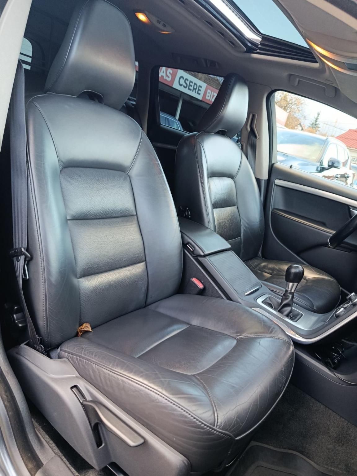 VOLVO V70 2.0 D [D3] Momentum Napfénytető Klíma Tempomat Bluetooth Bőr belső!