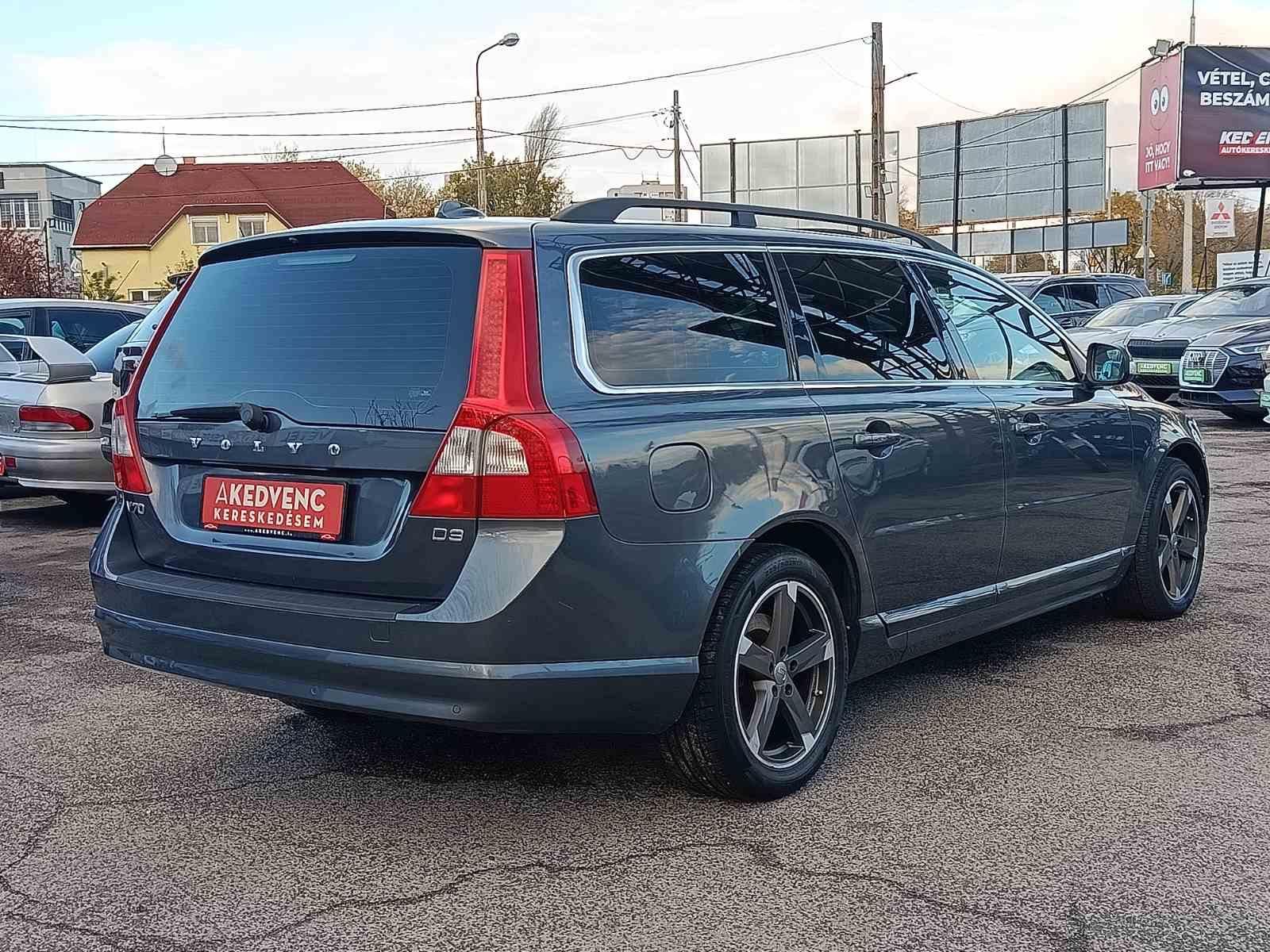 VOLVO V70 2.0 D [D3] Momentum Napfénytető Klíma Tempomat Bluetooth Bőr belső!