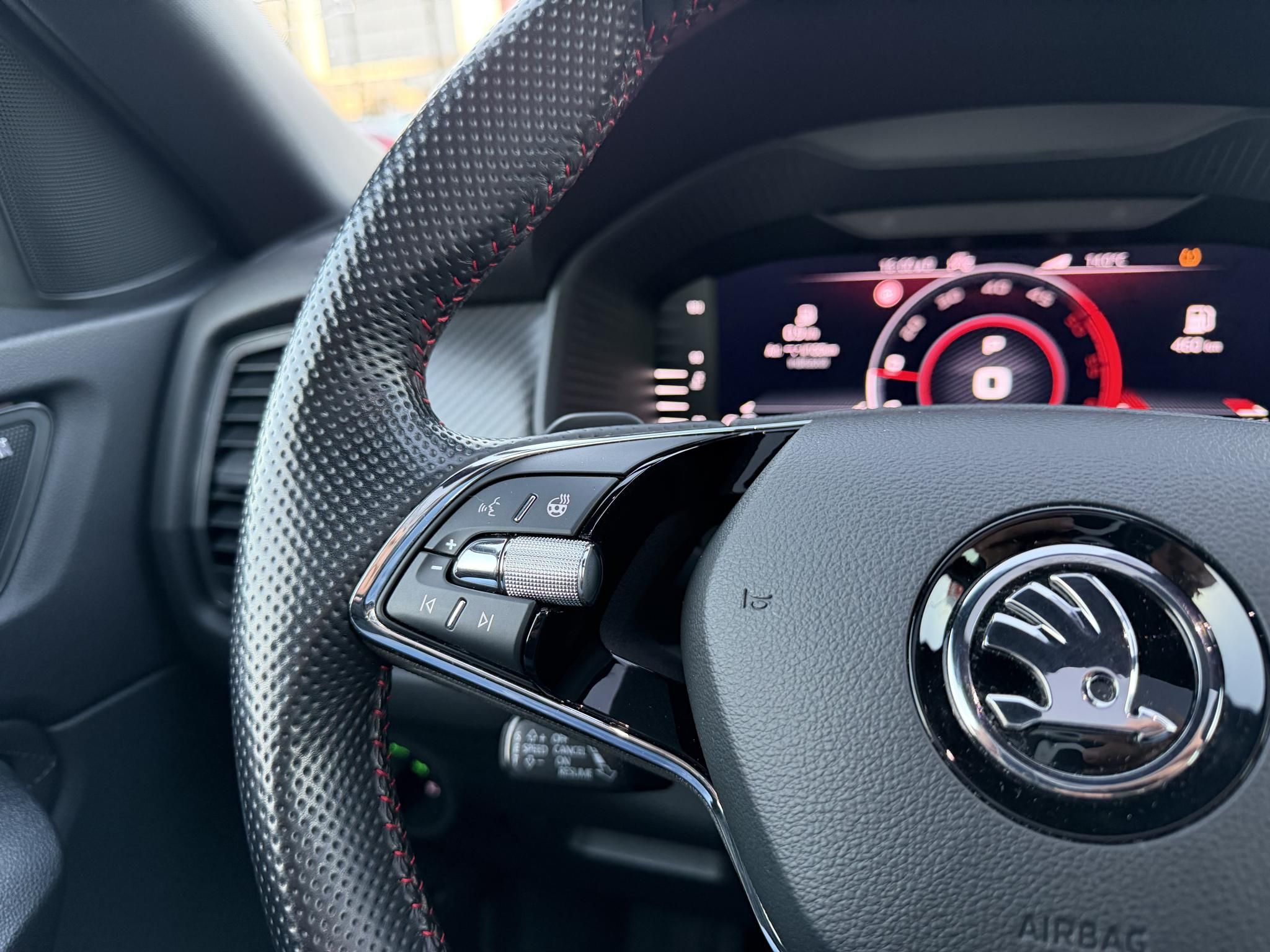 SKODA KODIAQ 2.0 TDI SCR RS 4x4 DSG [7 személy] Magyarországi. Végig márkaszervizelt. Teljes felszereltség!