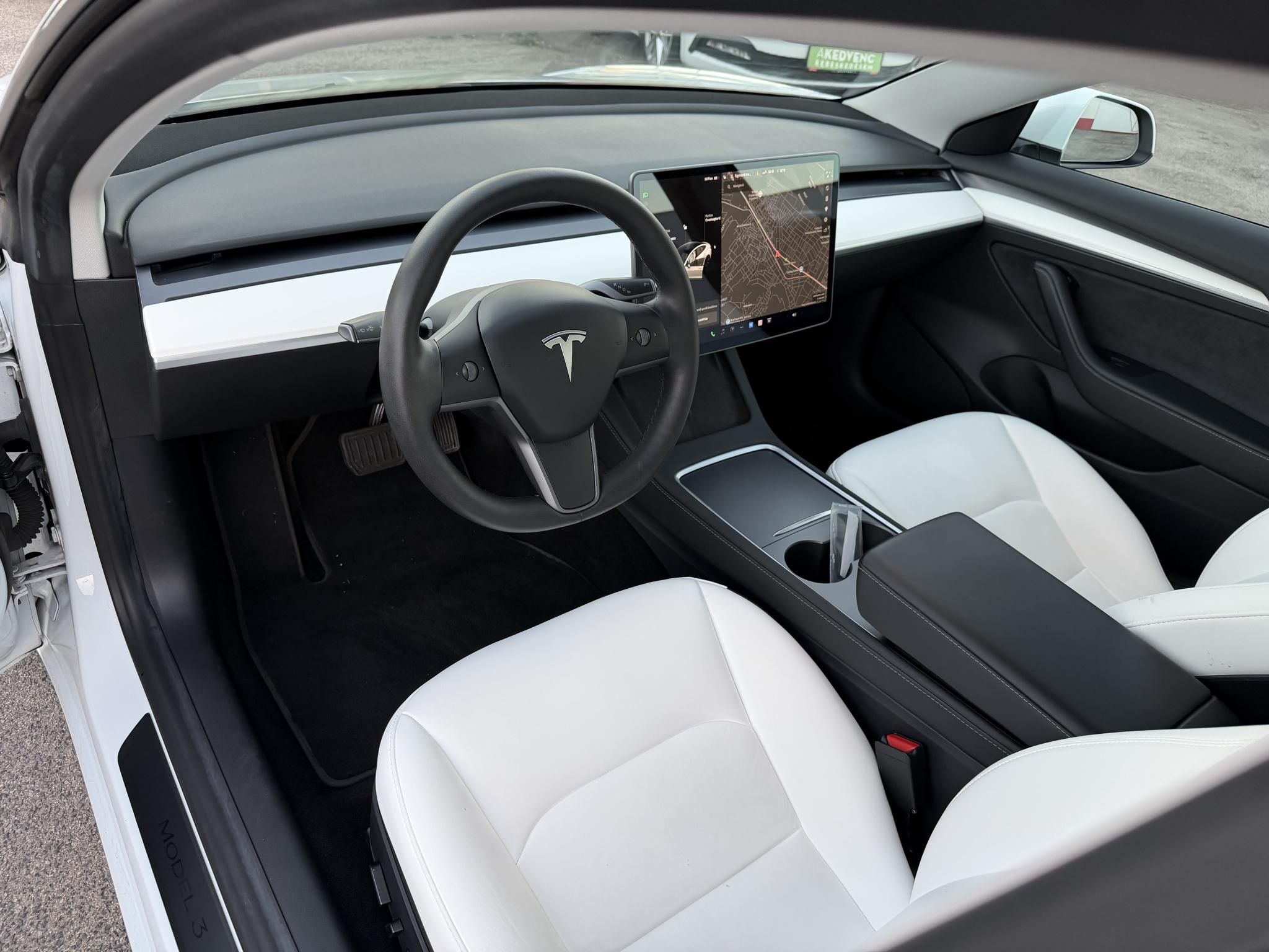 TESLA MODEL 3 Long Range AWD (Automata) 75e km. FEHÉR BELSŐ!