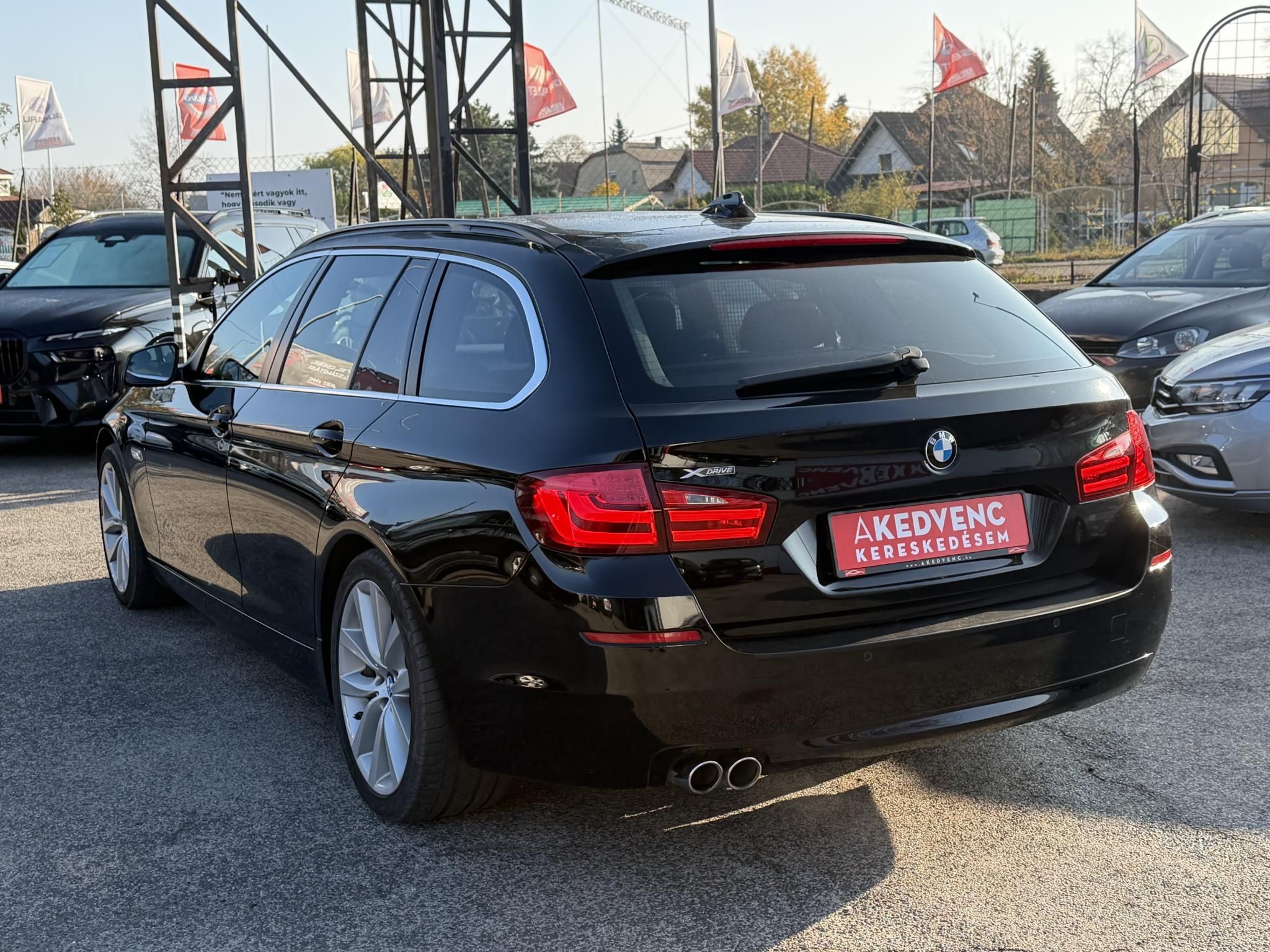 BMW 525d xDrive Touring (Automata) Xenon Tempomat Ülésfűtés PDC Navi Vezérlés cserélve!