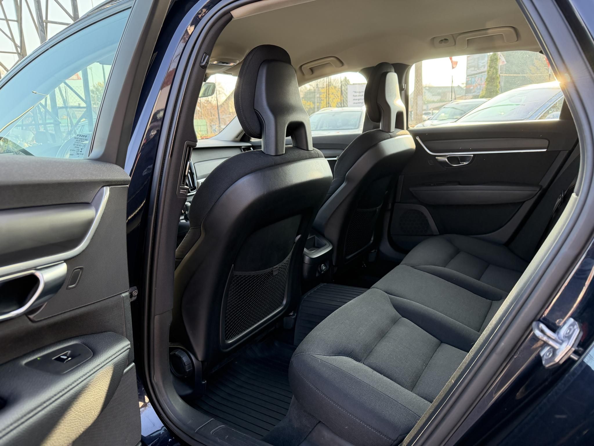 VOLVO V90 2.0 D [D4] Kinetic Geartronic LED Távtartó Vonóhorog Kormányfűtés Bluetooth Ülésfűtés Szervizelt!