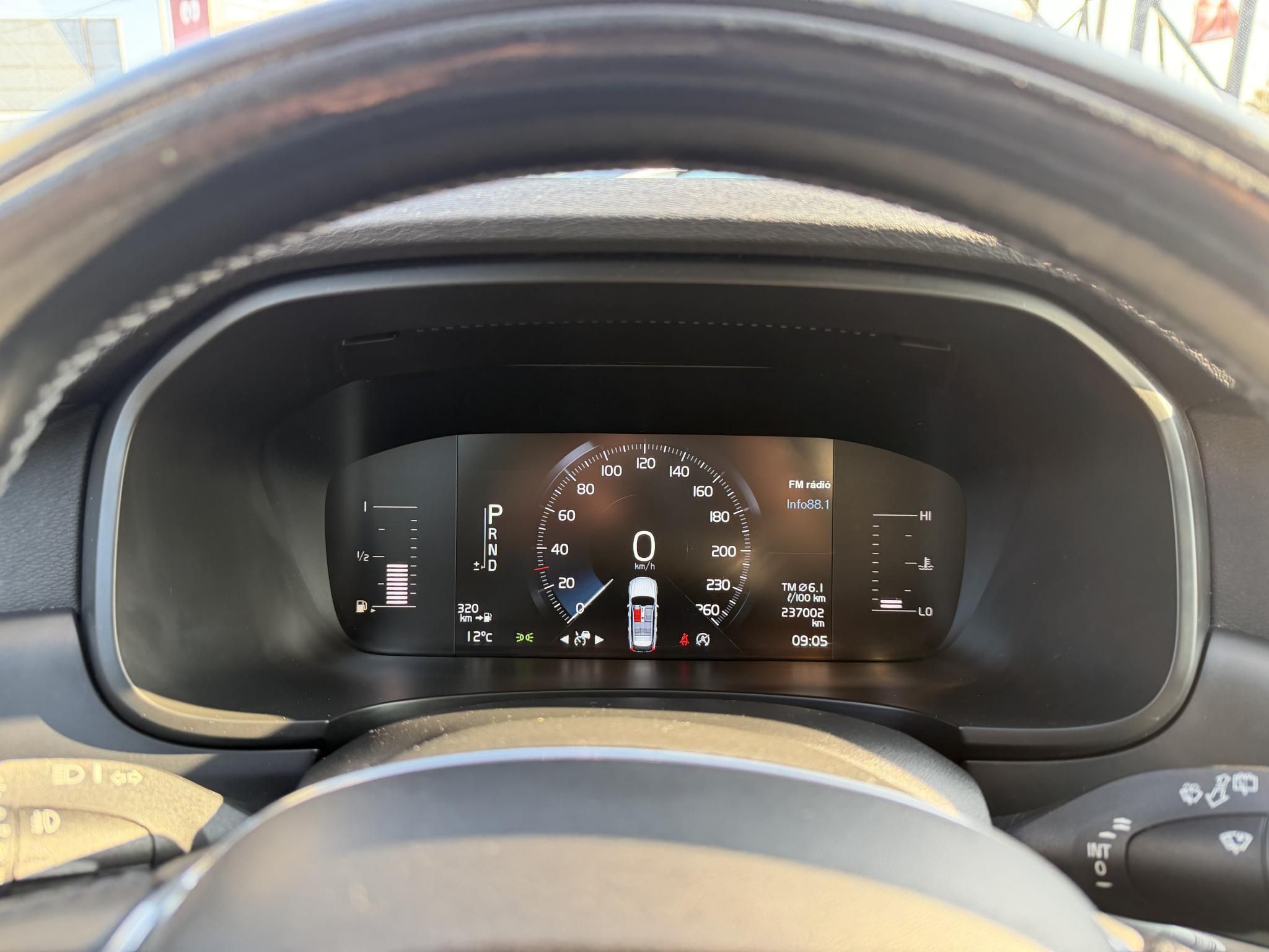 VOLVO V90 2.0 D [D4] Kinetic Geartronic LED Távtartó Vonóhorog Kormányfűtés Bluetooth Ülésfűtés Szervizelt!