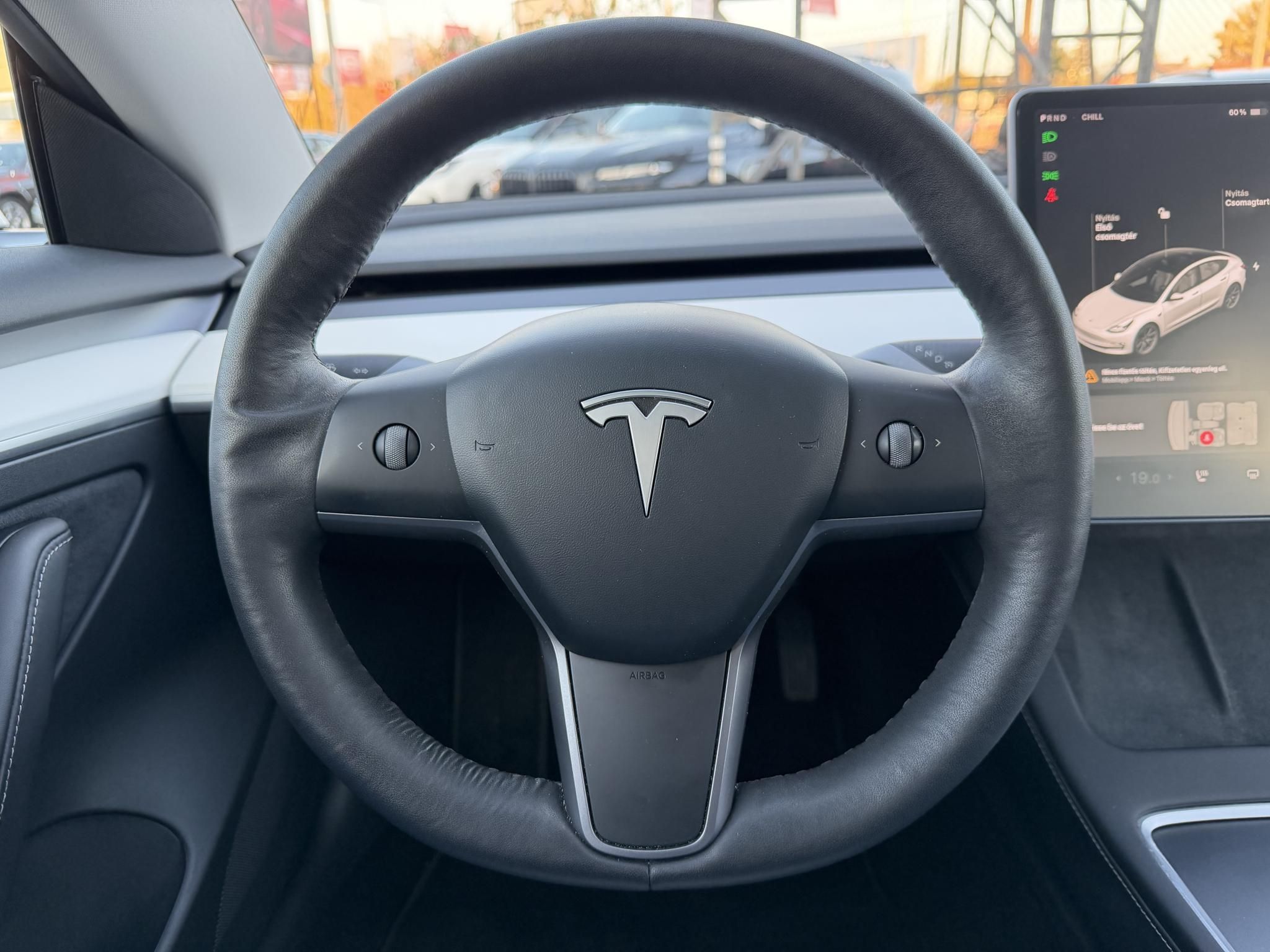 TESLA MODEL 3 Long Range AWD (Automata) 109e km. FEHÉR BELSŐ. garanciális. mátrix LED. hőszivattyú. premium hifi!