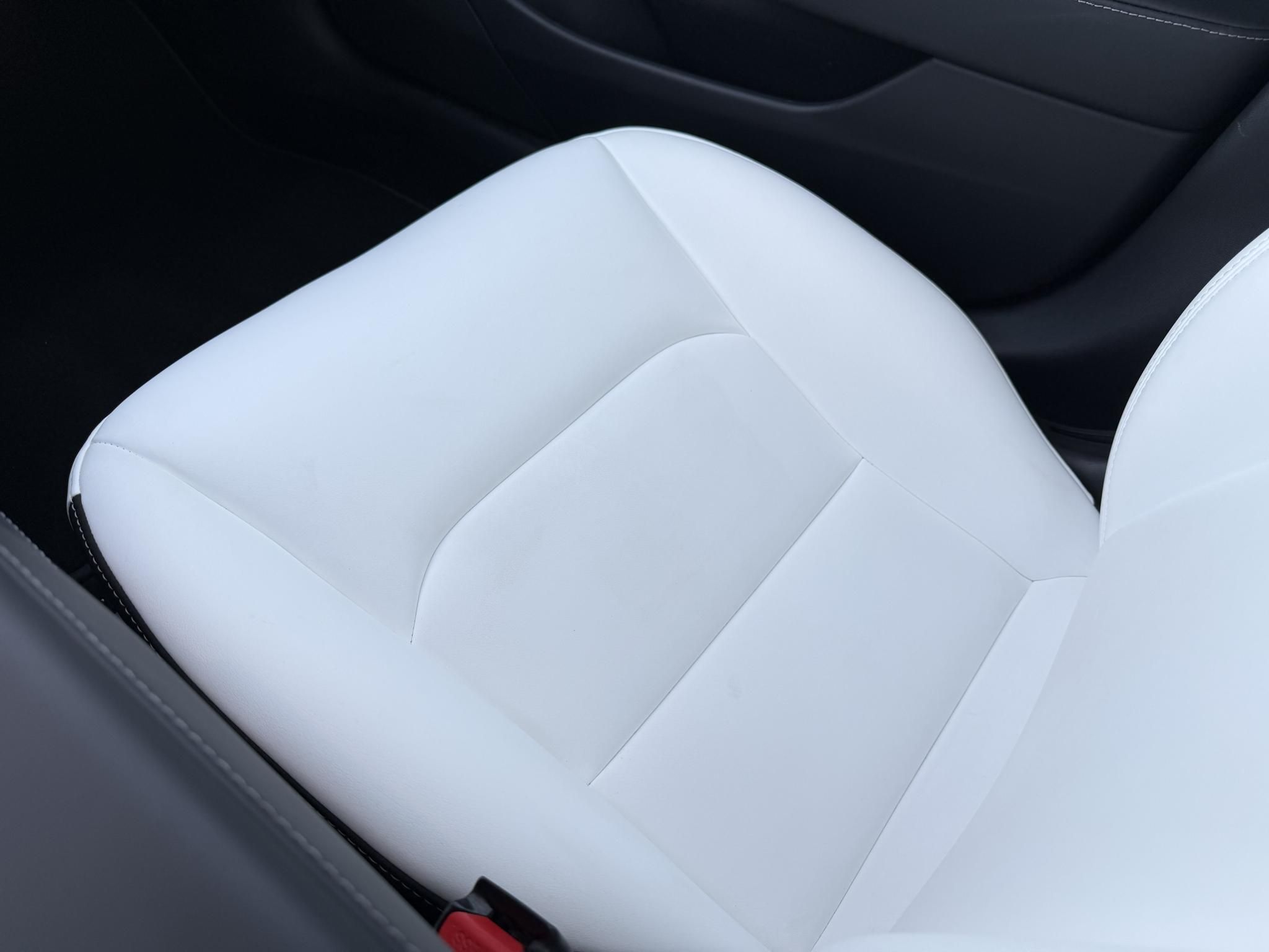 TESLA MODEL 3 Long Range AWD (Automata) 109e km. FEHÉR BELSŐ. garanciális. mátrix LED. hőszivattyú. premium hifi!