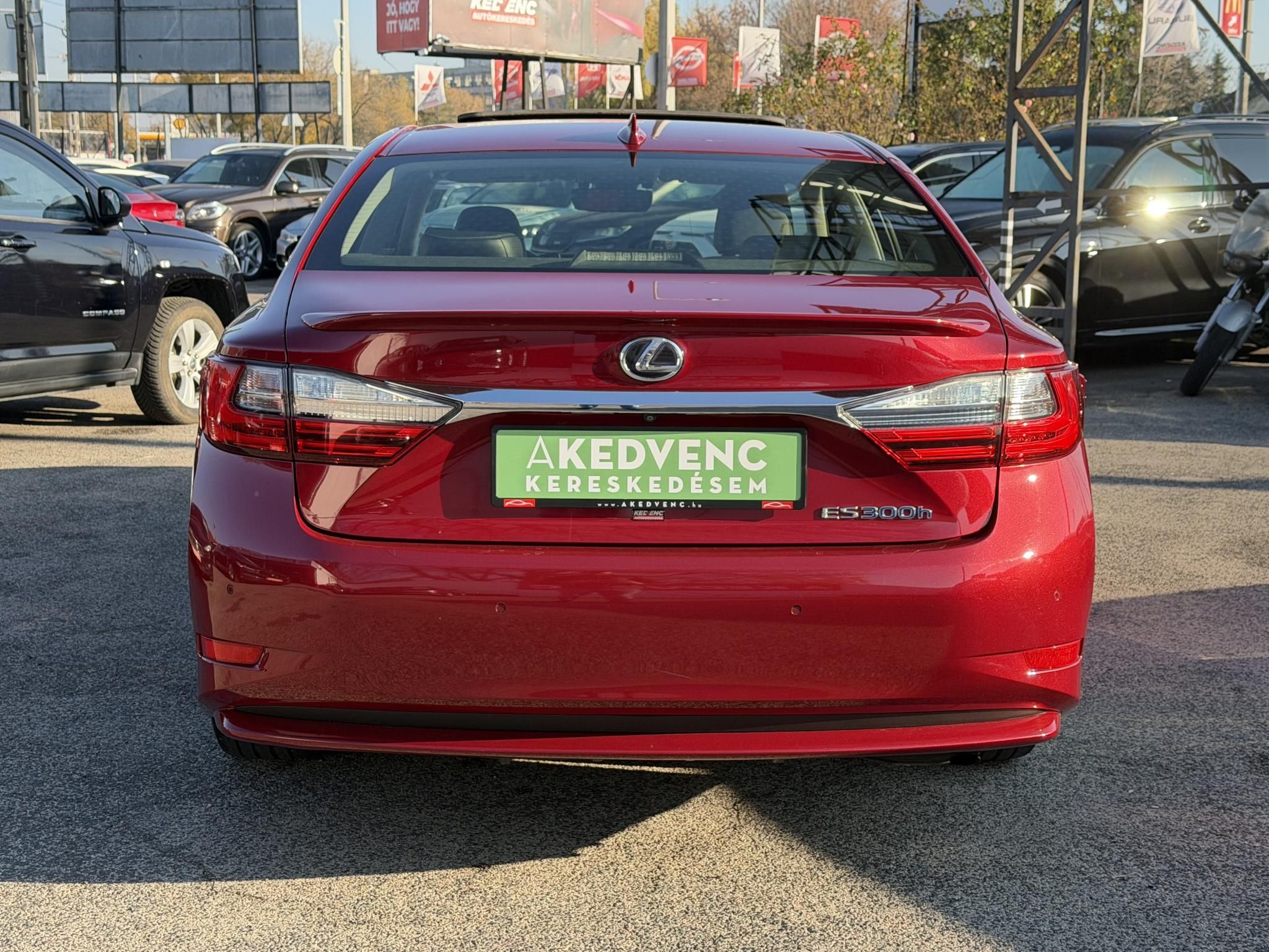 LEXUS ES 300H 112e km. Fakormány. ülésszellőzés. kormányfűtés. kamera. roló!