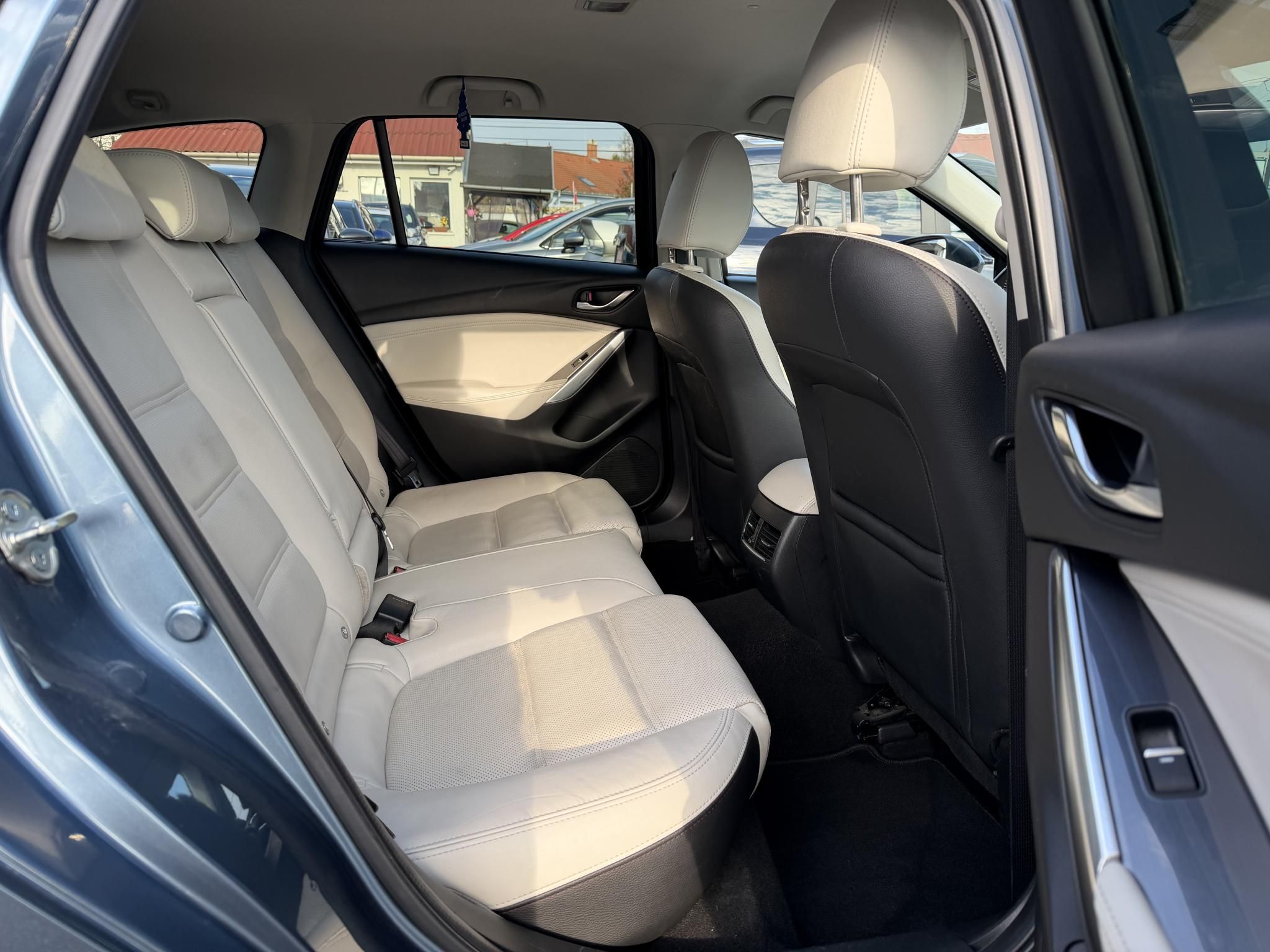 MAZDA 6 Sportkombi 2.2 CD AWD Revolution Top (Automata) M.o.-i. Teljes felszereltség! Xenon BOSE Vajbőr belső HUD Memória Vonóhorog