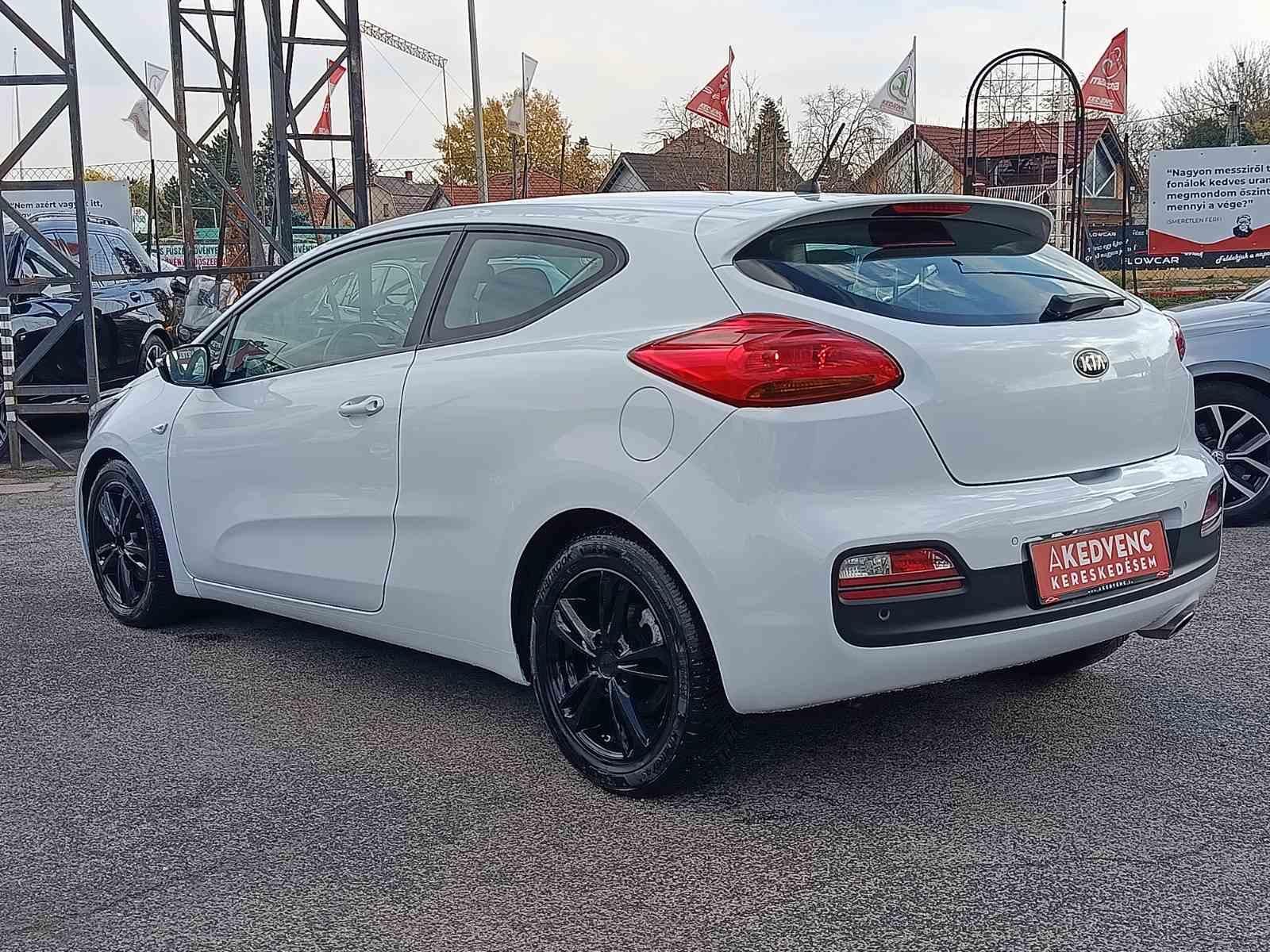 KIA CEE'D Pro1.6 CRDI EX Klíma Tempomat Bluetooth 182e km!