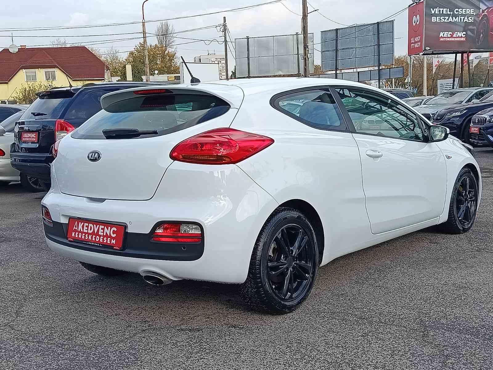 KIA CEE'D Pro1.6 CRDI EX Klíma Tempomat Bluetooth 182e km!