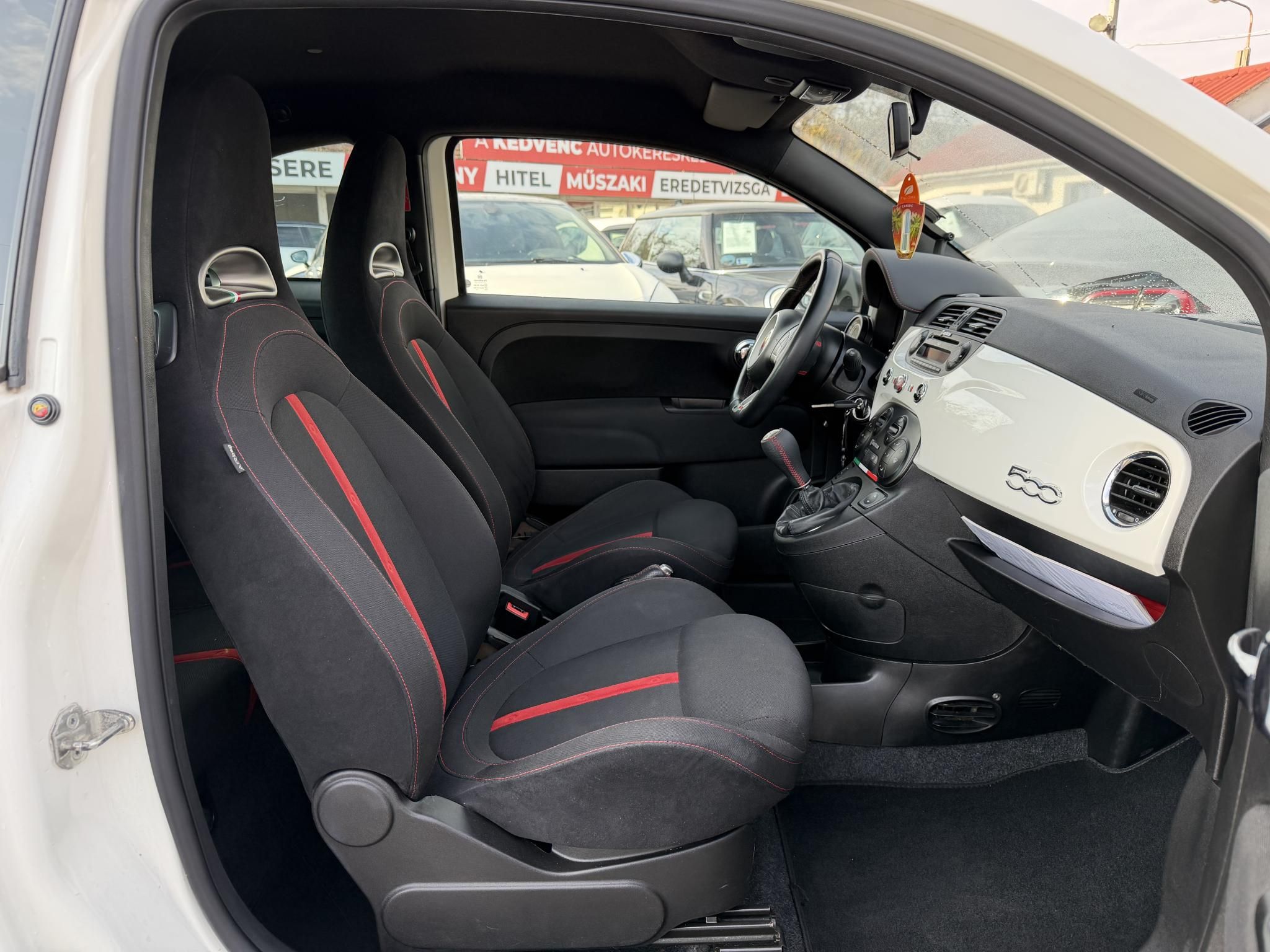 ABARTH 500 1.4 76e km. akrapovic. digitklíma. rendszeresen karbantartott!