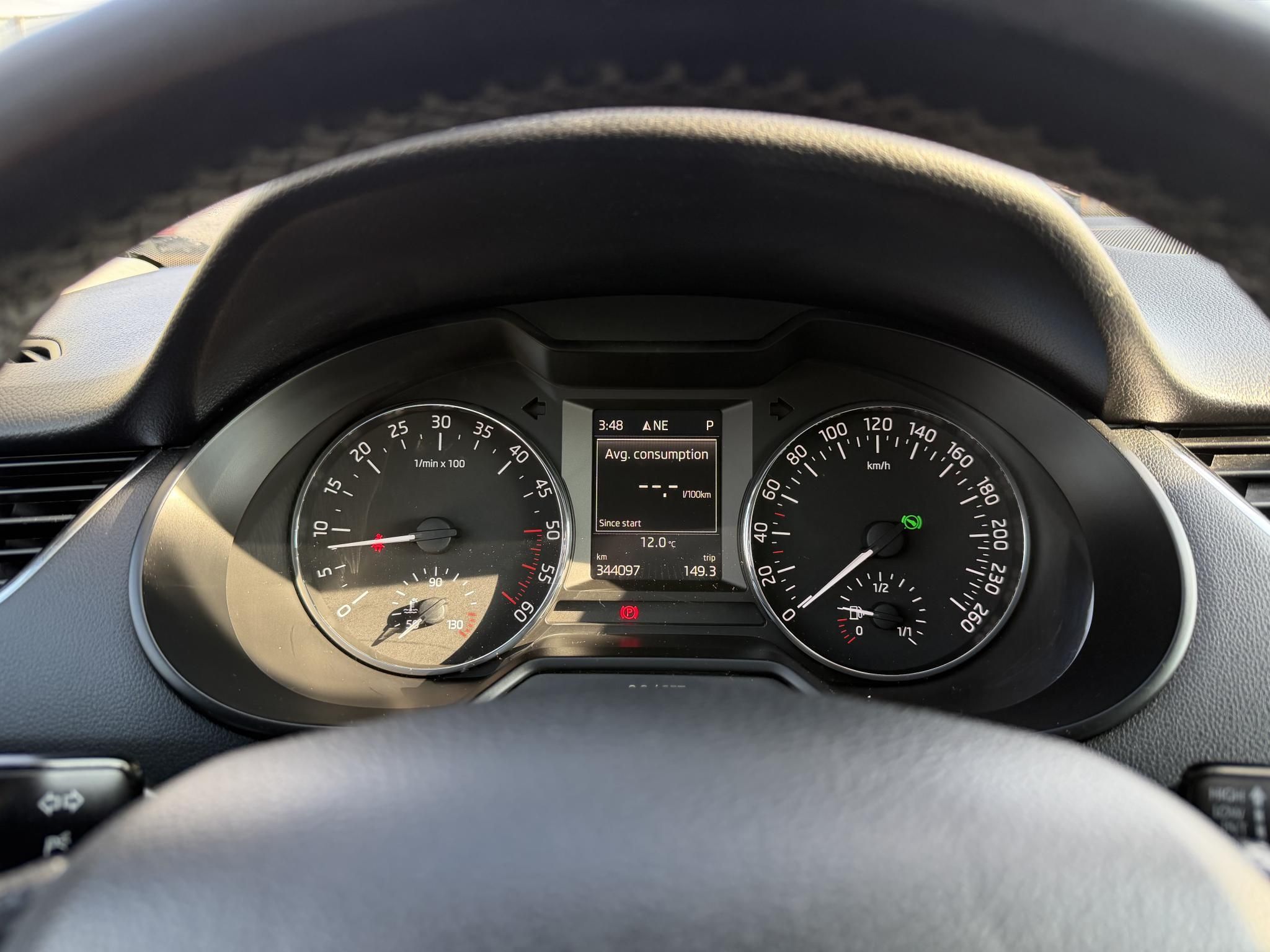 SKODA OCTAVIA 1.6 CR TDI Elegance DSG Magyarországi Xenon Tempomat Navi Ülésfűtés Digitklíma