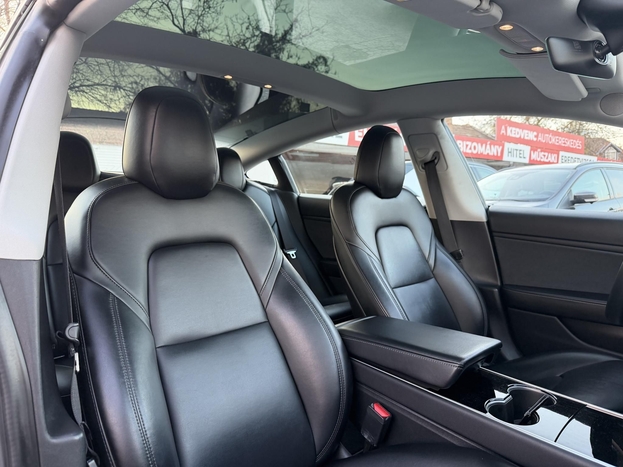 TESLA MODEL 3 Long Range AWD (Automata) Azonnal elvihető. Magyar rendszámos!