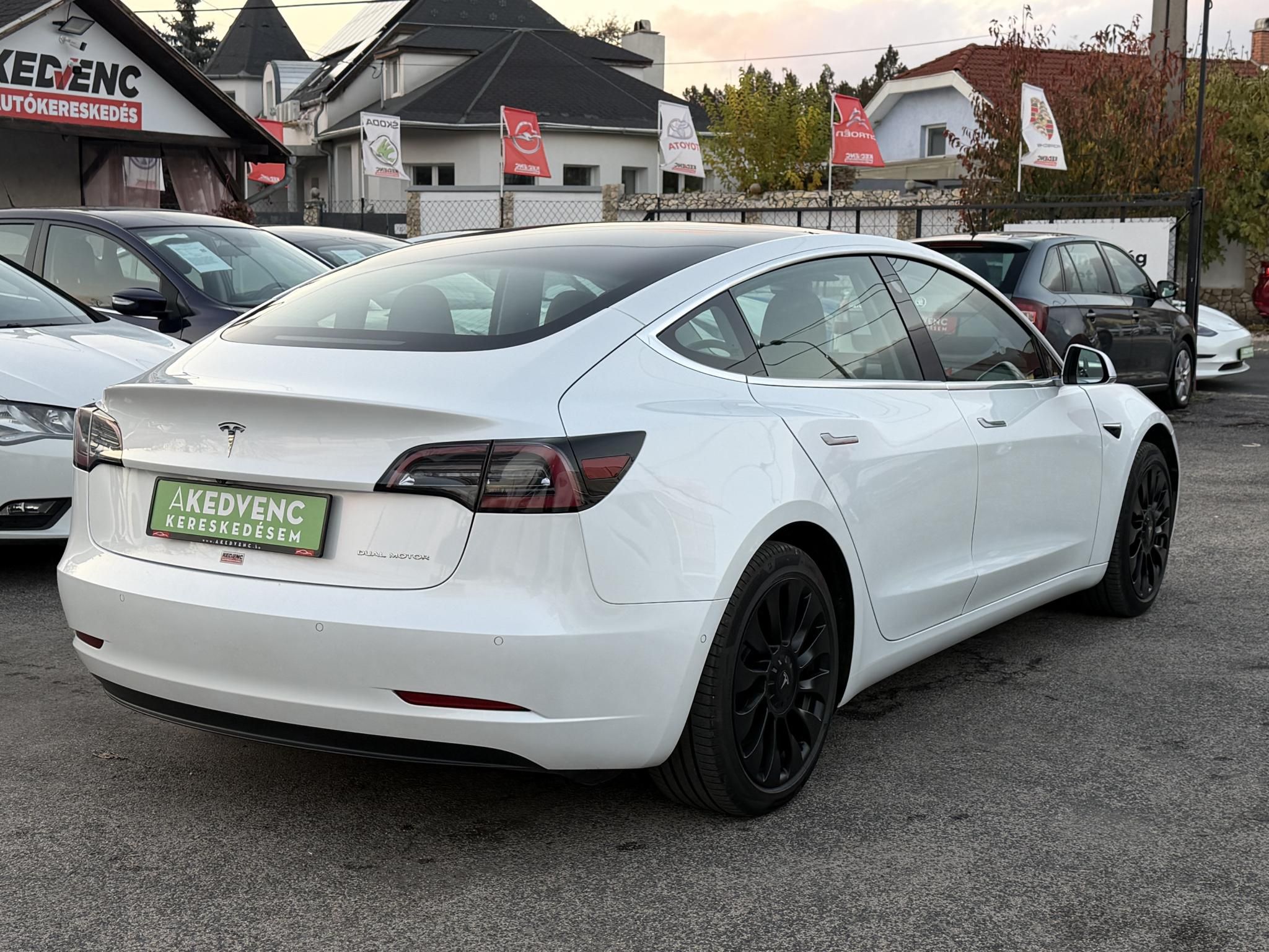 TESLA MODEL 3 Long Range AWD (Automata) Azonnal elvihető. Magyar rendszámos!