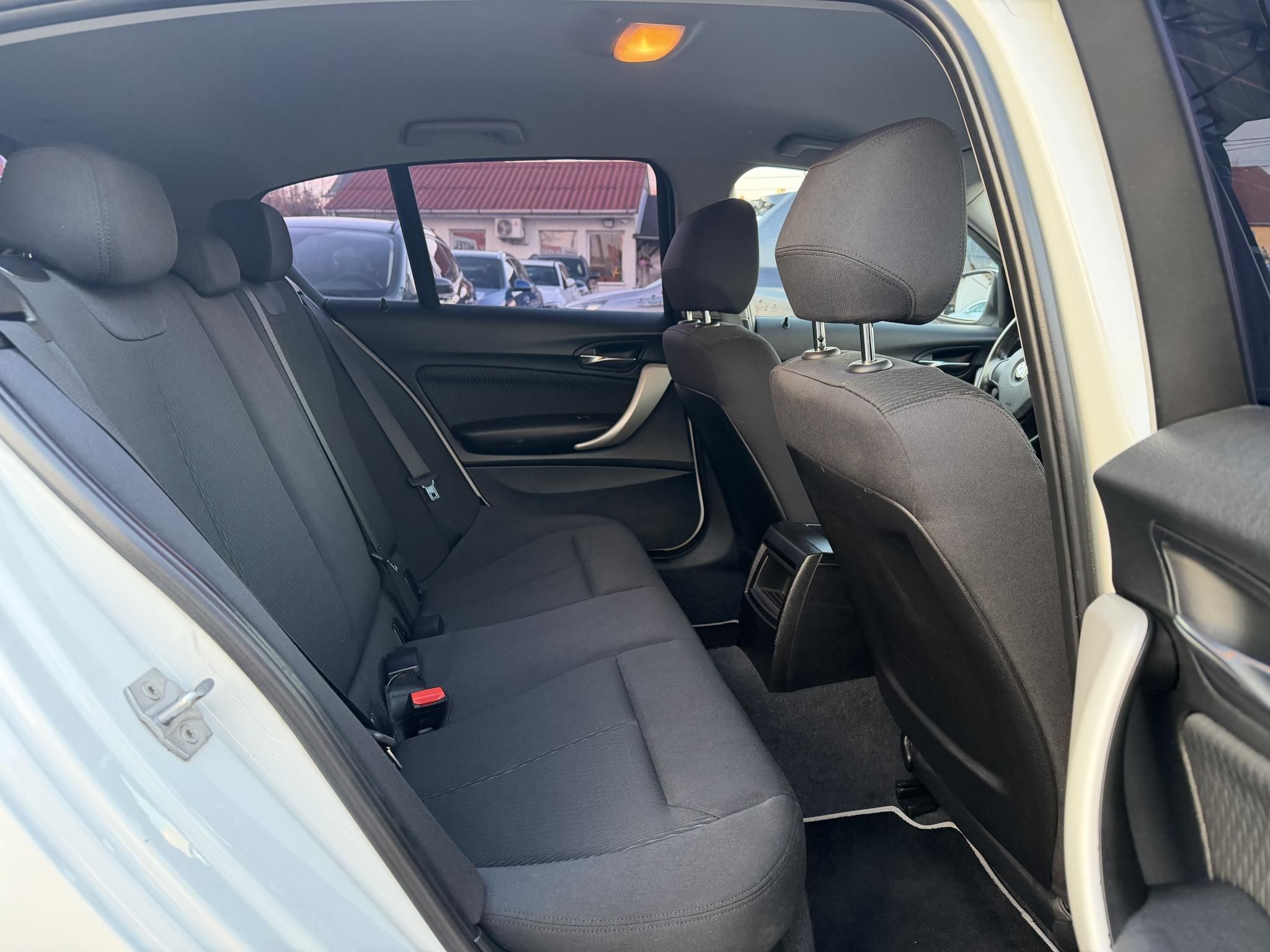 BMW 114d 140e km. Klíma Bluetooth 5L/100km!