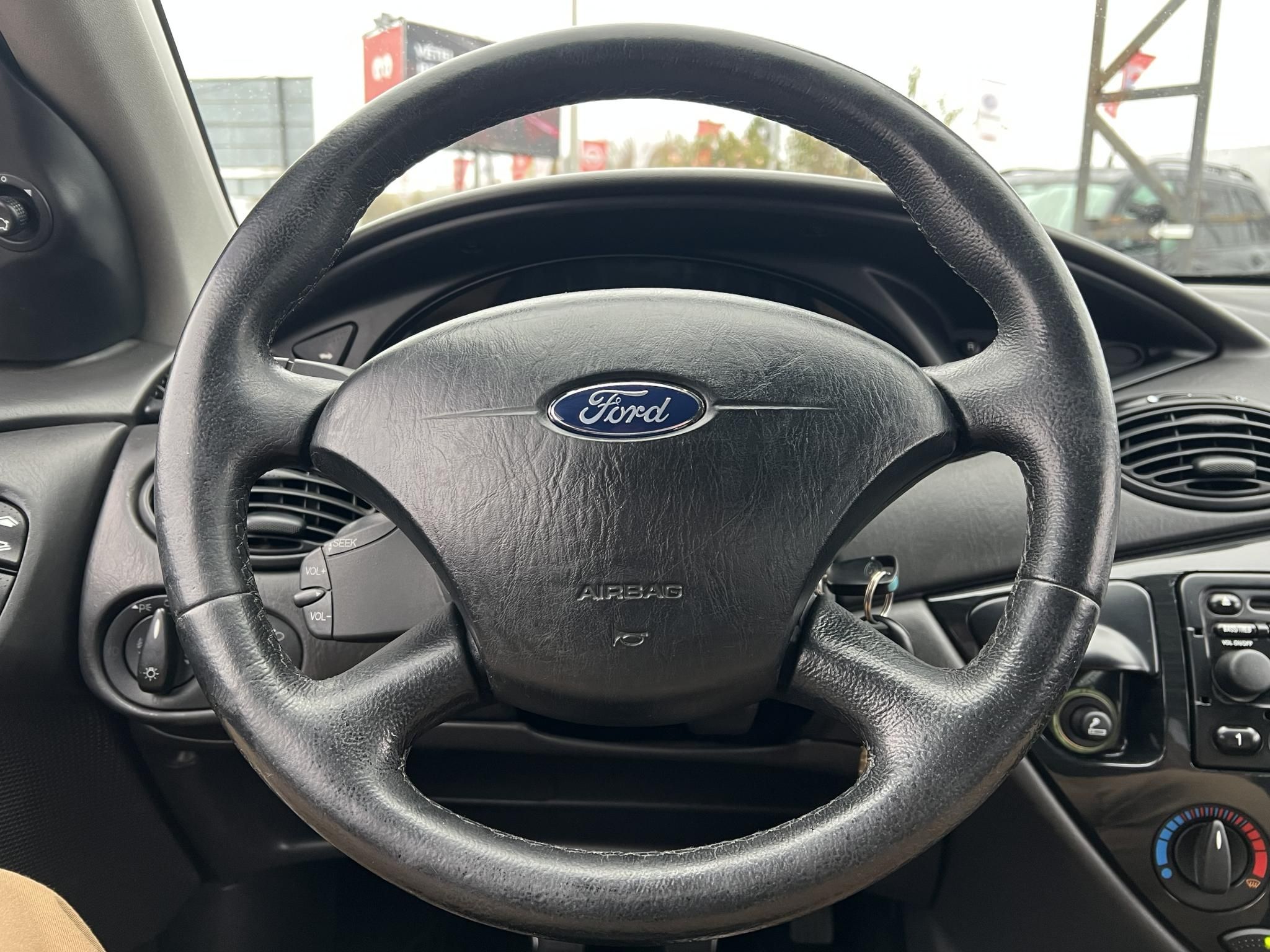 FORD FOCUS 1.6 Ghia Friss vizsga vonóhorog bőr belső!