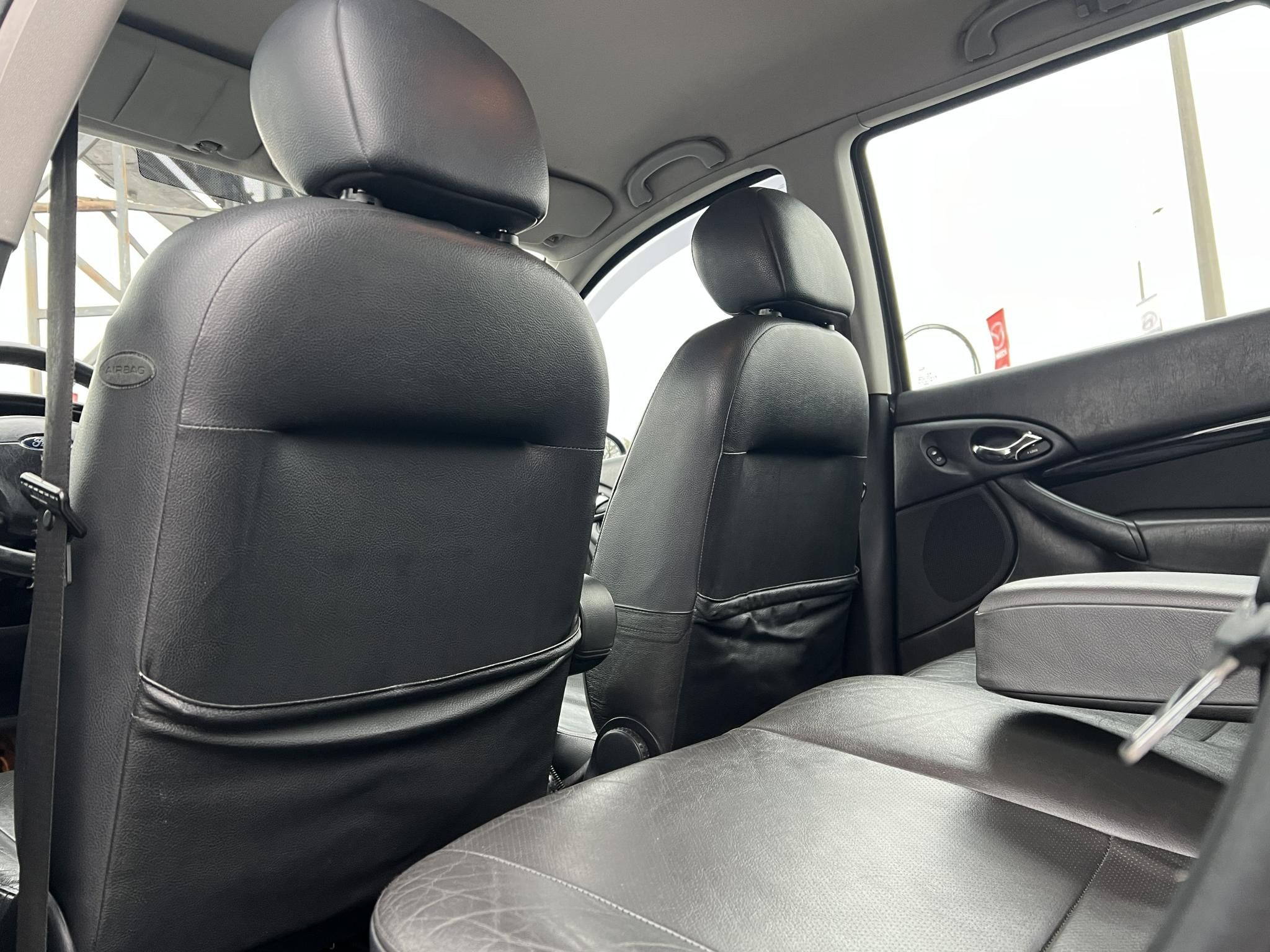 FORD FOCUS 1.6 Ghia Friss vizsga vonóhorog bőr belső!