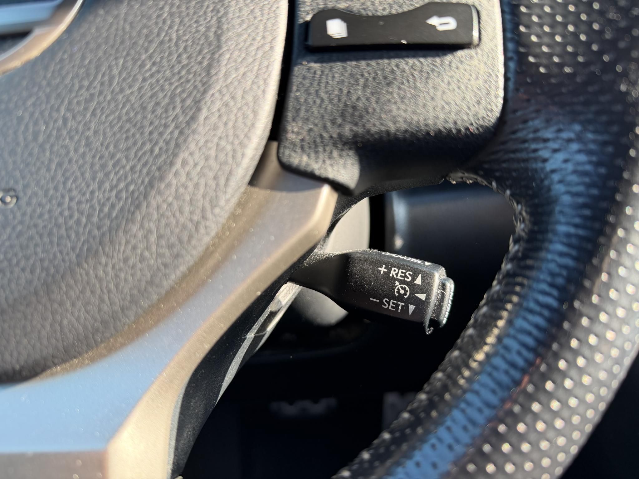 LEXUS IS 200t F Sport (Automata) 75e km. Magyarországi. Márkaszervizelt!