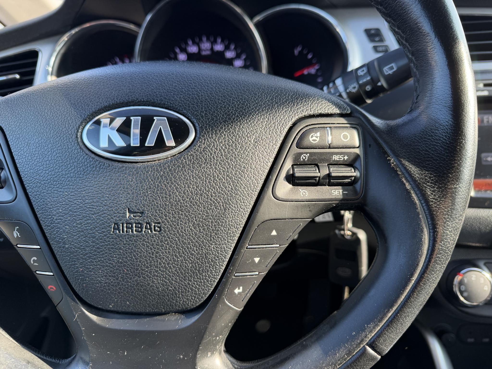 KIA CEE'D 1.4 CVVT EX 72e km. Tempomat Ülésfűtés Kamera Kormányfűtés Navi