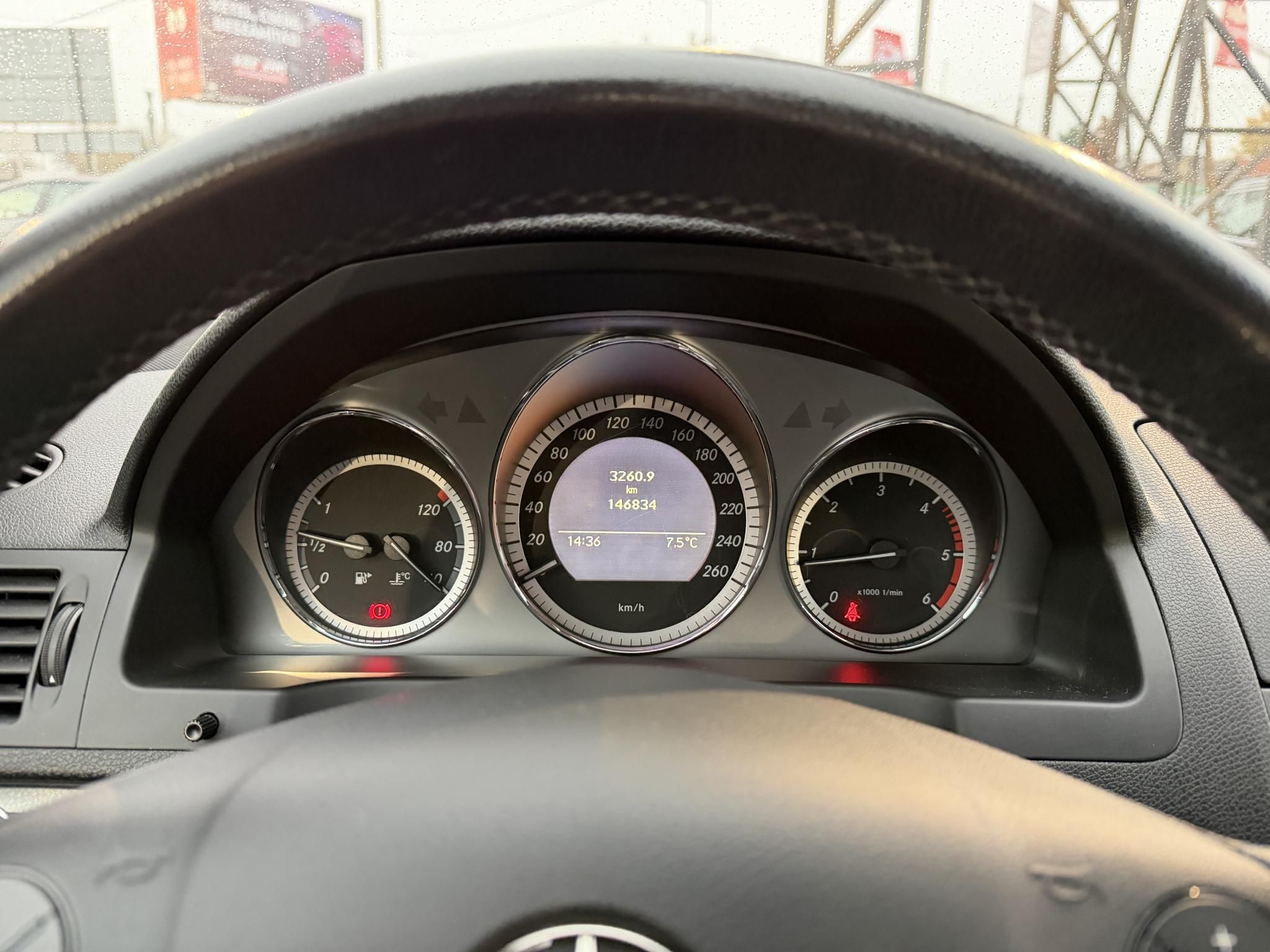 MERCEDES-BENZ C 200 T CDI Avantgarde 146e km. faberakás. világos belső!