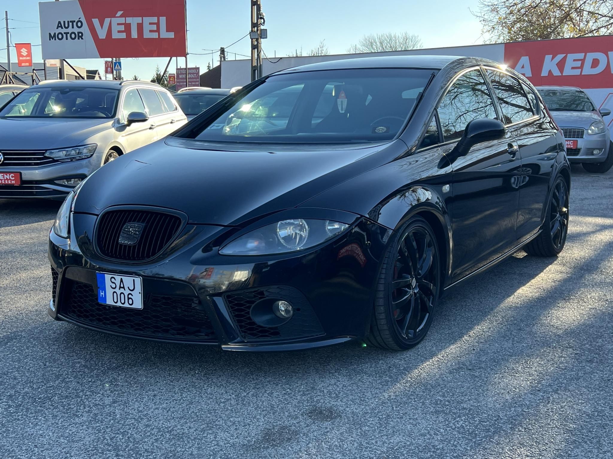SEAT LEON 2.0 TFSI Cupra 350le! Integrált fejtámlás ülések. Boheme Purple fényezés