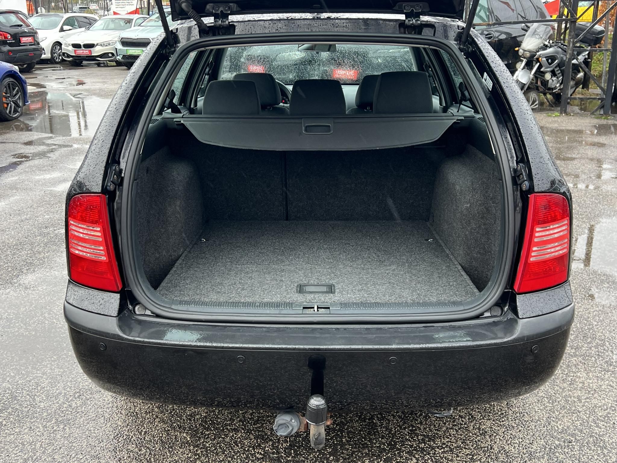 SKODA OCTAVIA Combi 1.6 Classic Klíma Vonóhororg City szervó!