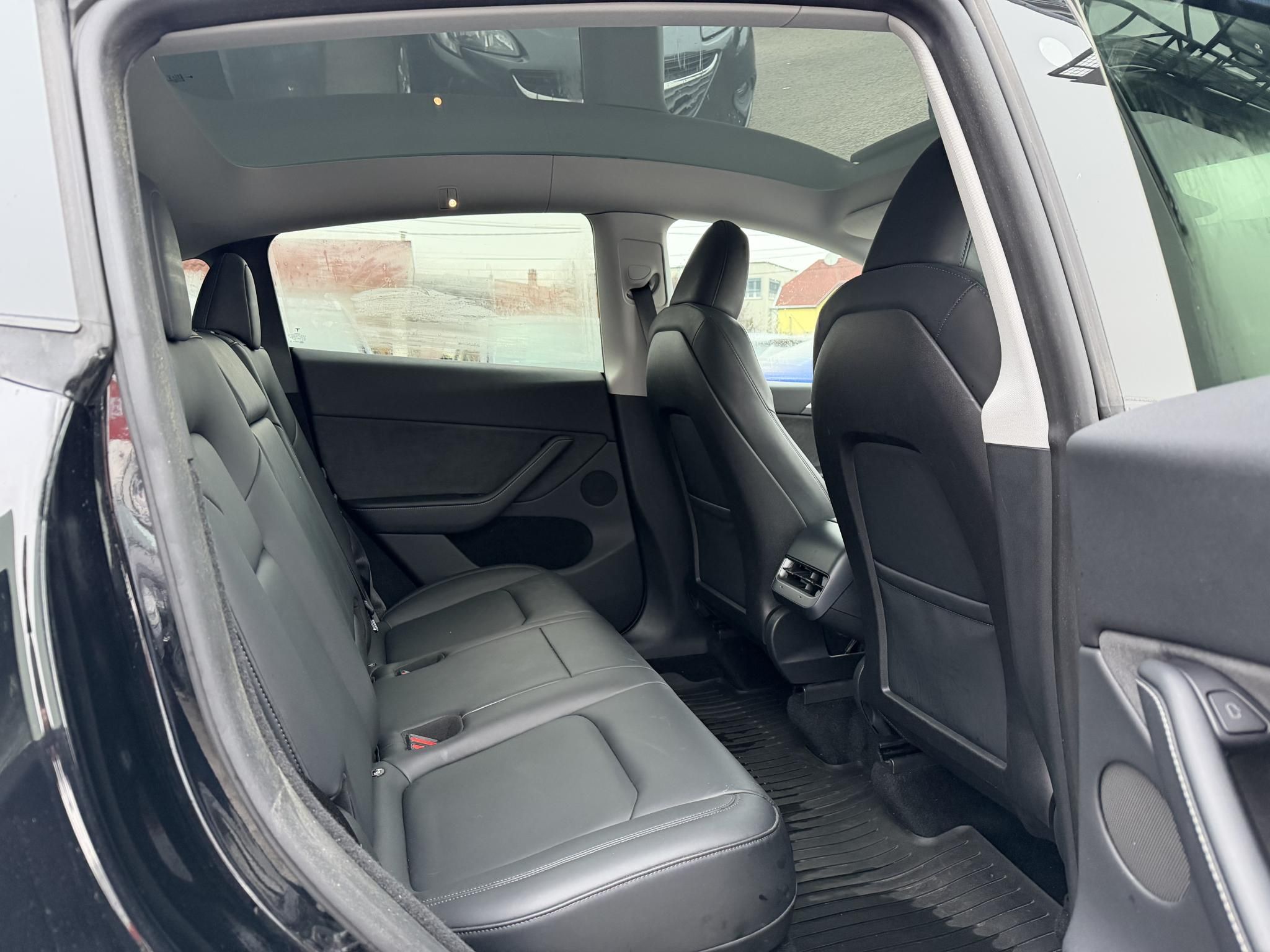 TESLA MODEL Y Performance AWD (Automata) 49e km. ÁFÁS! AMD Ryzen. garanciális. premium hifi. vonóhorog!