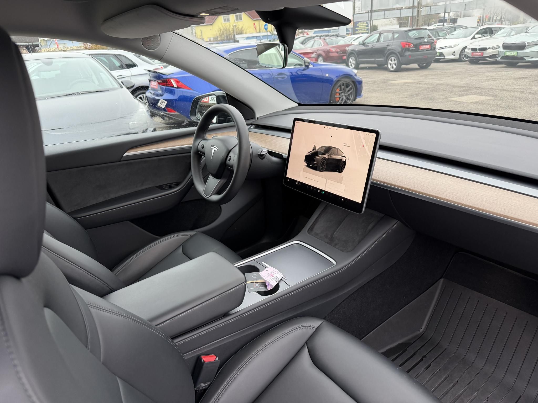 TESLA MODEL Y Performance AWD (Automata) 49e km. ÁFÁS! AMD Ryzen. garanciális. premium hifi. vonóhorog!