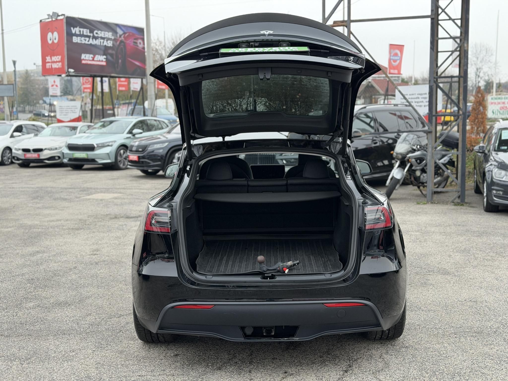 TESLA MODEL Y Performance AWD (Automata) 49e km. ÁFÁS! AMD Ryzen. garanciális. premium hifi. vonóhorog!