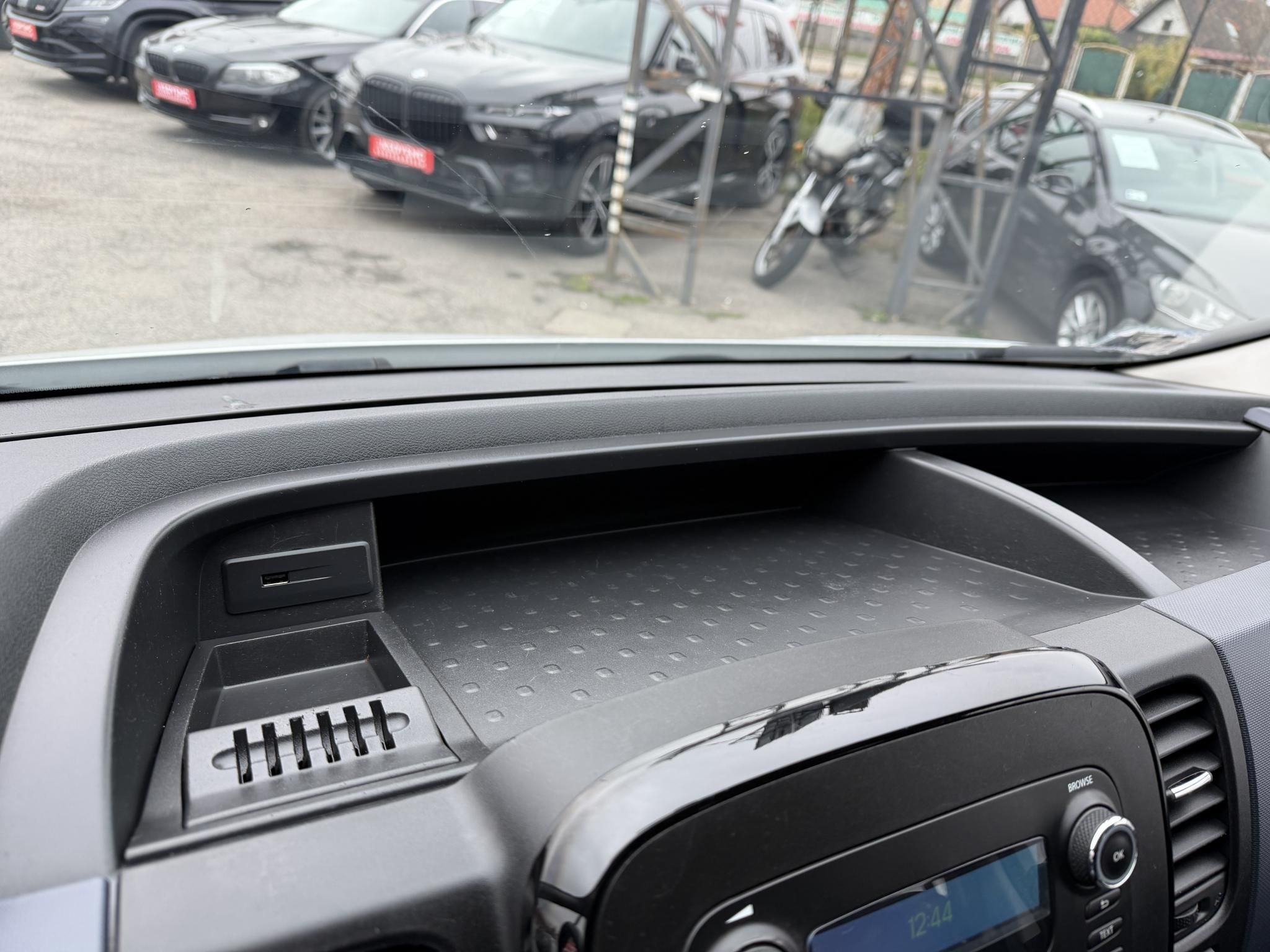 OPEL VIVARO 1.6 CDTI L1H1 2.7t Start-Stop Euro 6 (9 személyes) M.o.-i. 1.tul. Tempomat Klíma Tolatóradar