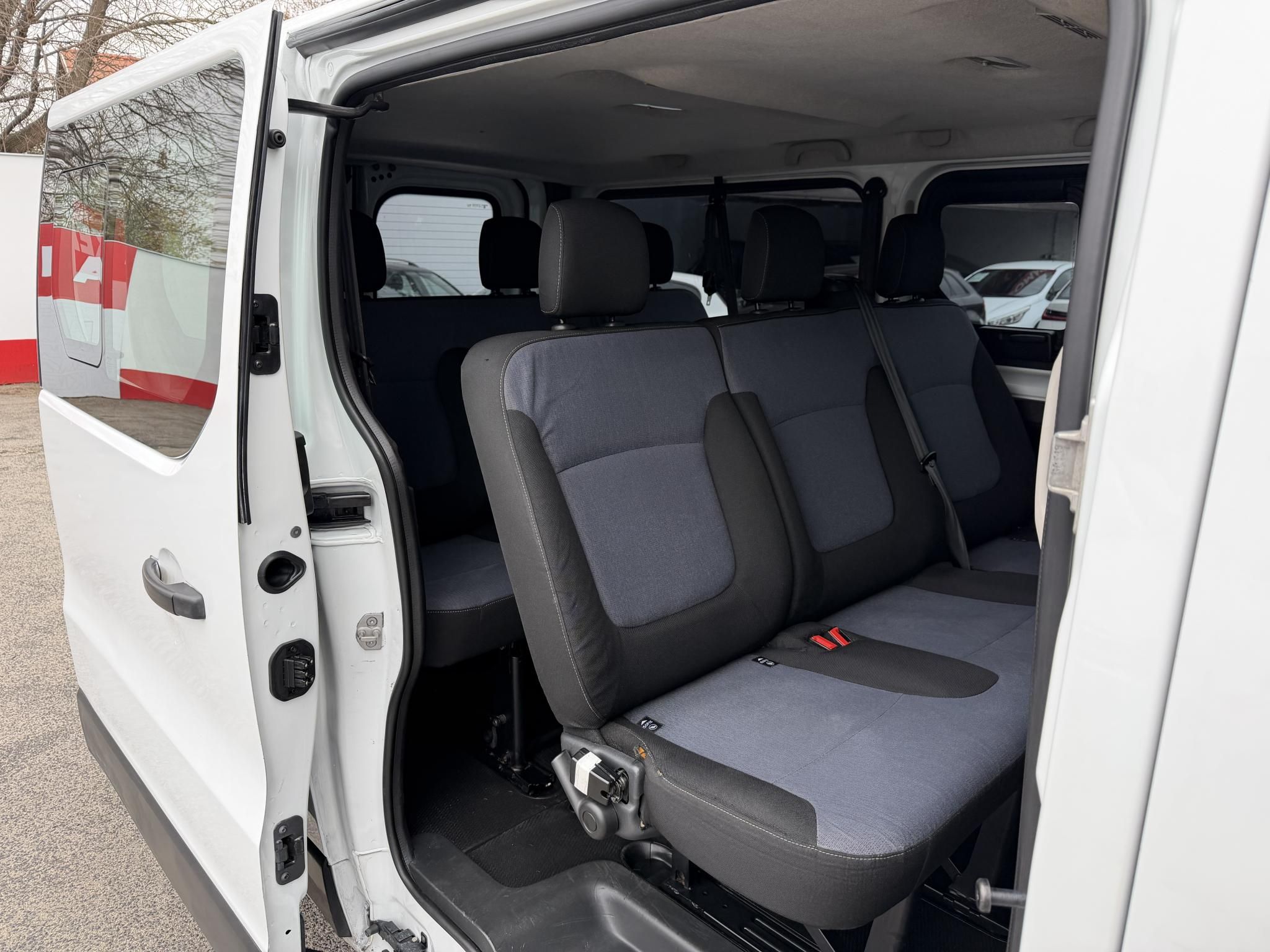 OPEL VIVARO 1.6 CDTI L1H1 2.7t Start-Stop Euro 6 (9 személyes) M.o.-i. 1.tul. Tempomat Klíma Tolatóradar