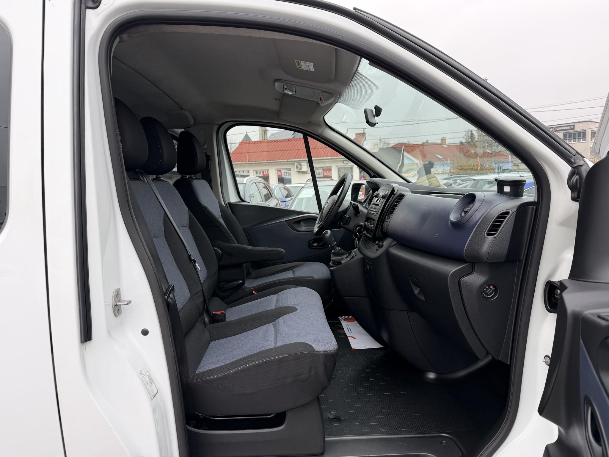 OPEL VIVARO 1.6 CDTI L1H1 2.7t Start-Stop Euro 6 (9 személyes) M.o.-i. 1.tul. Tempomat Klíma Tolatóradar