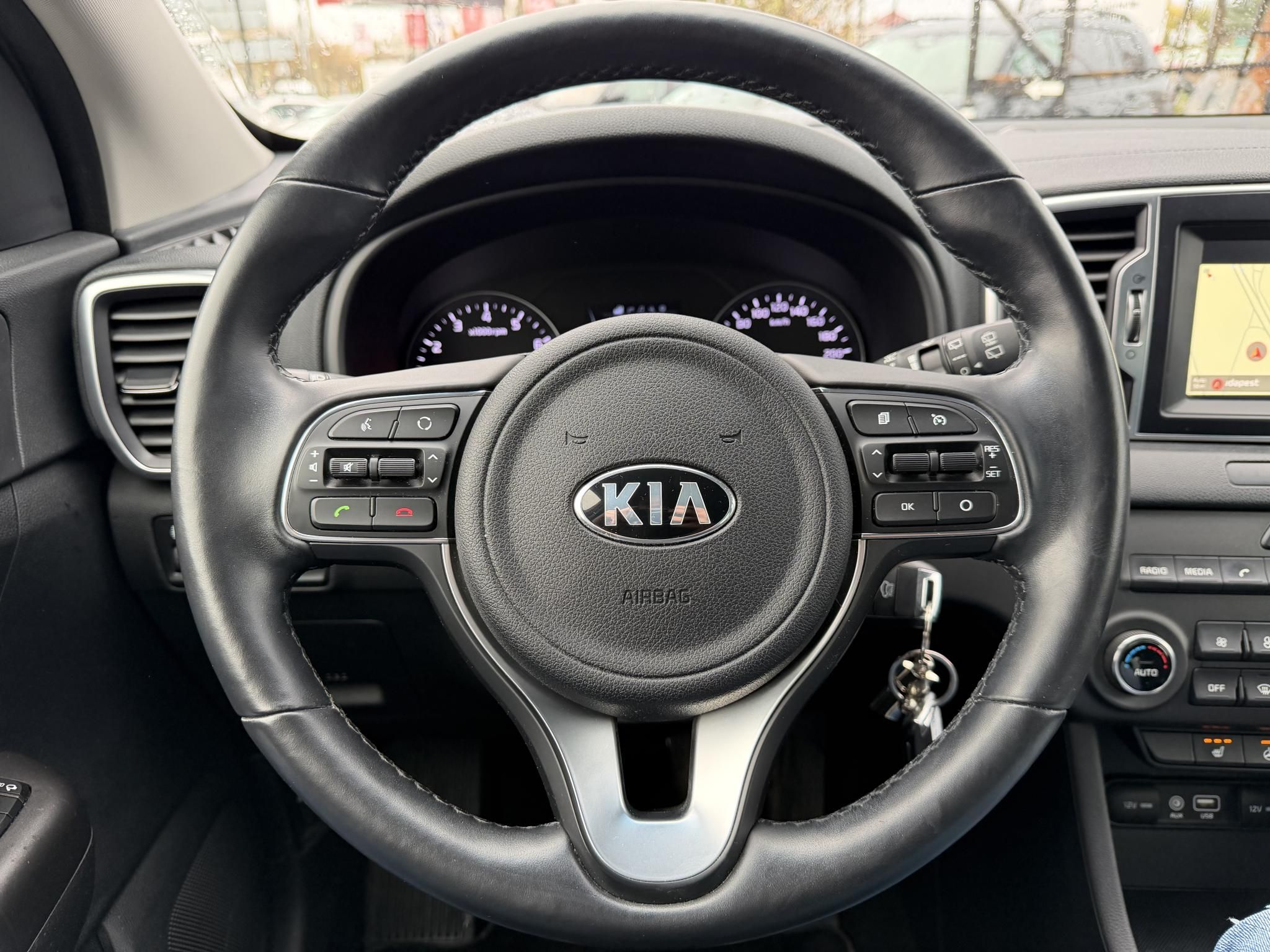 KIA SPORTAGE 1.6 GDI Gold 83e km. M.o.-i. 1.tul. Márkaszervizelt!