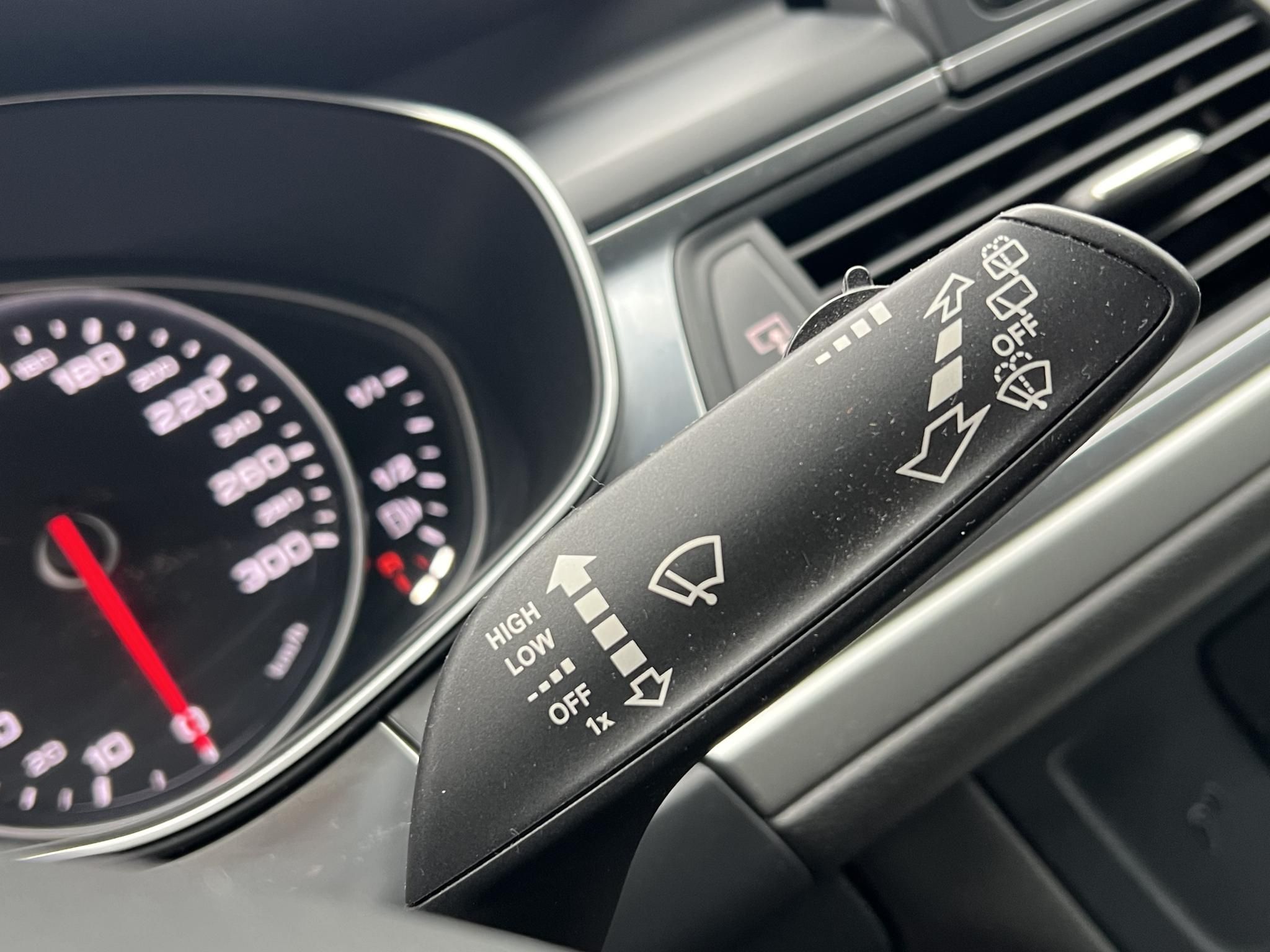 AUDI A6 Avant 2.0 TFSI multitronic ACC Xenon Navi Memória Kamera Vezetett szervizkönyv!