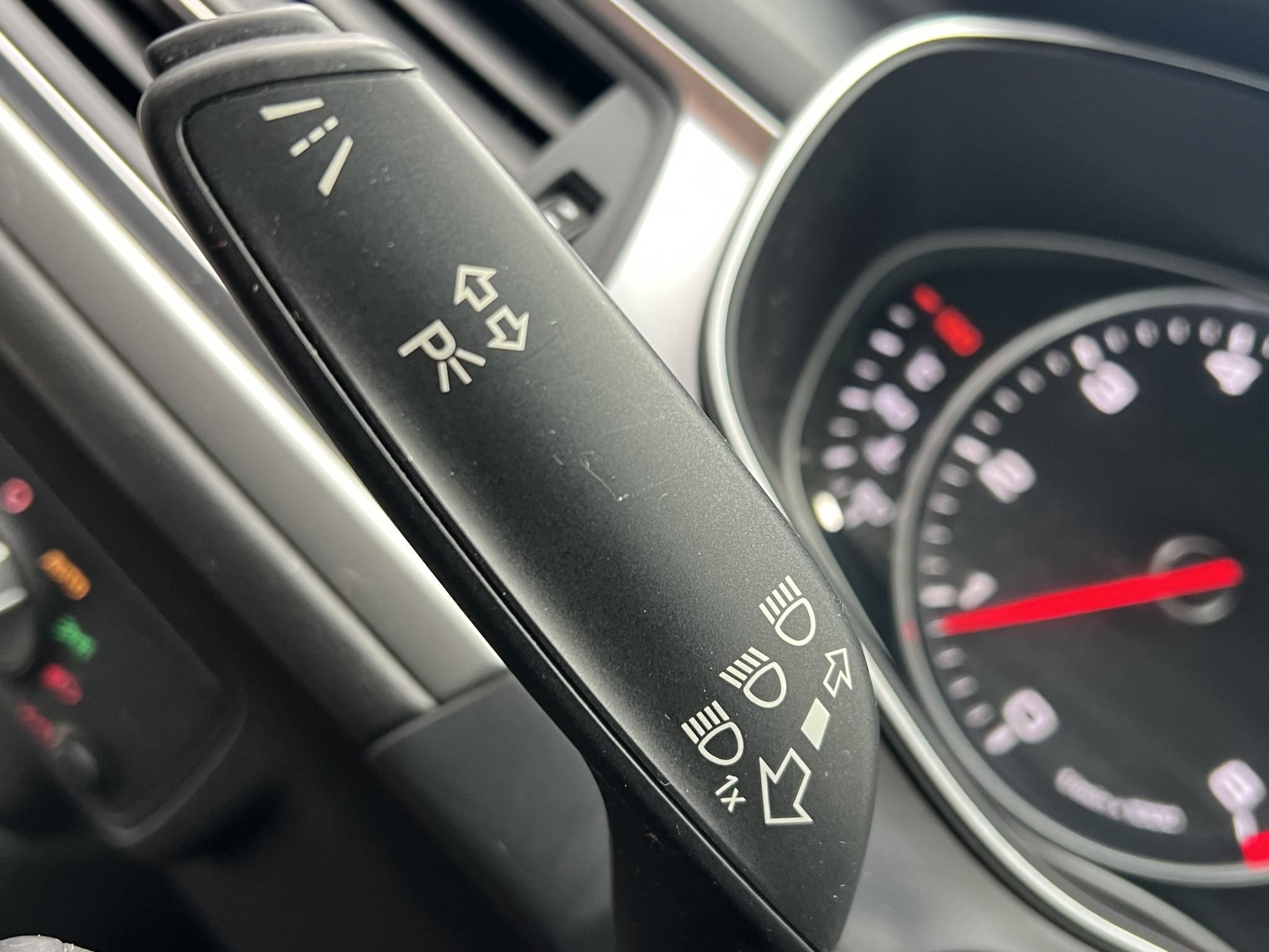 AUDI A6 Avant 2.0 TFSI multitronic ACC Xenon Navi Memória Kamera Vezetett szervizkönyv!