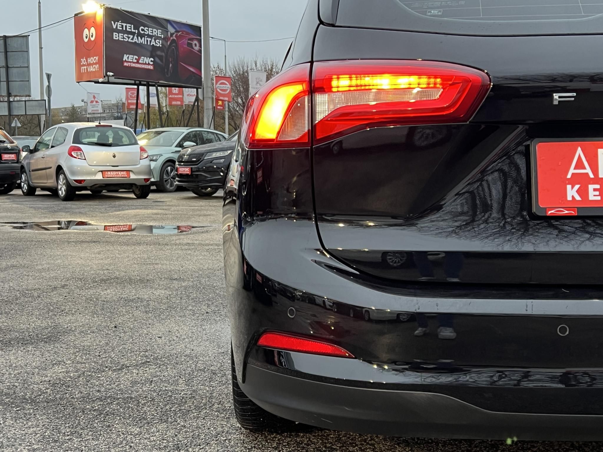 FORD FOCUS 1.0 EcoBoost Connected M.o.-i. 1.tul. Márkaszervizelt. Carplay!