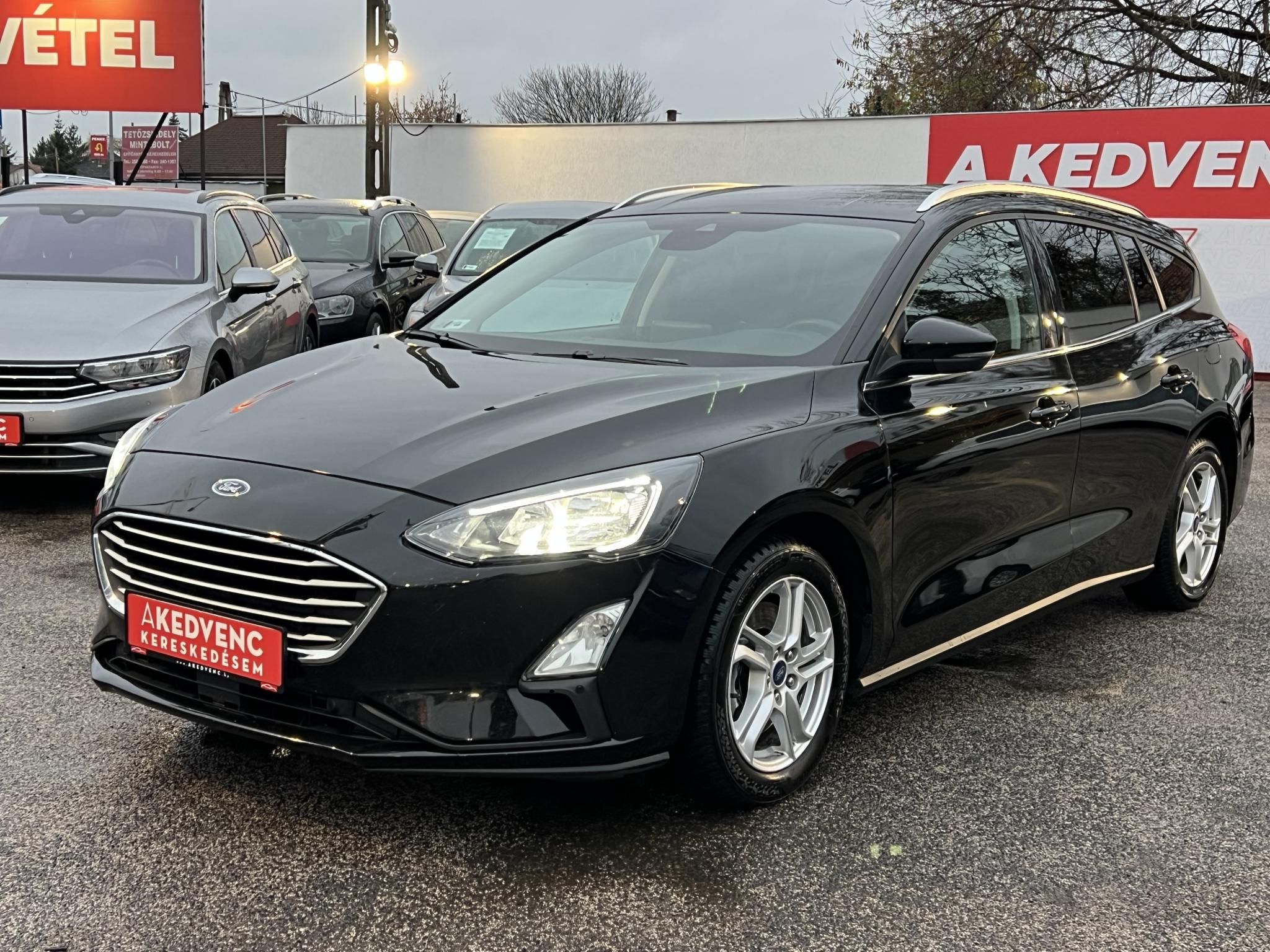FORD FOCUS 1.0 EcoBoost Connected M.o.-i. 1.tul. Márkaszervizelt. Carplay!