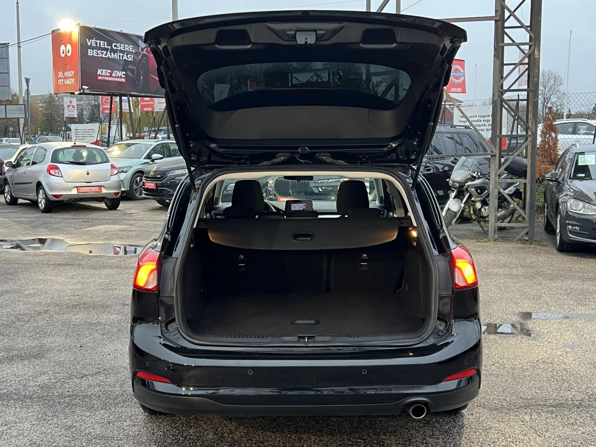 FORD FOCUS 1.0 EcoBoost Connected M.o.-i. 1.tul. Márkaszervizelt. Carplay!