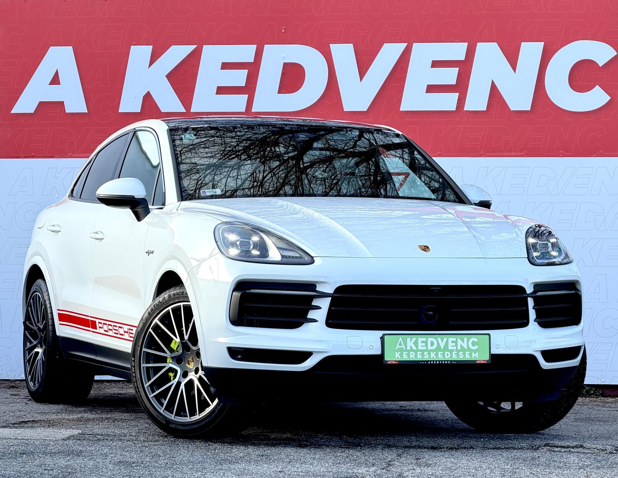 PORSCHE CAYENNE Coupé E-Hybrid Tiptronic ic 48e km. Sérülésmentes. 2027.12-ig zöld rendszám