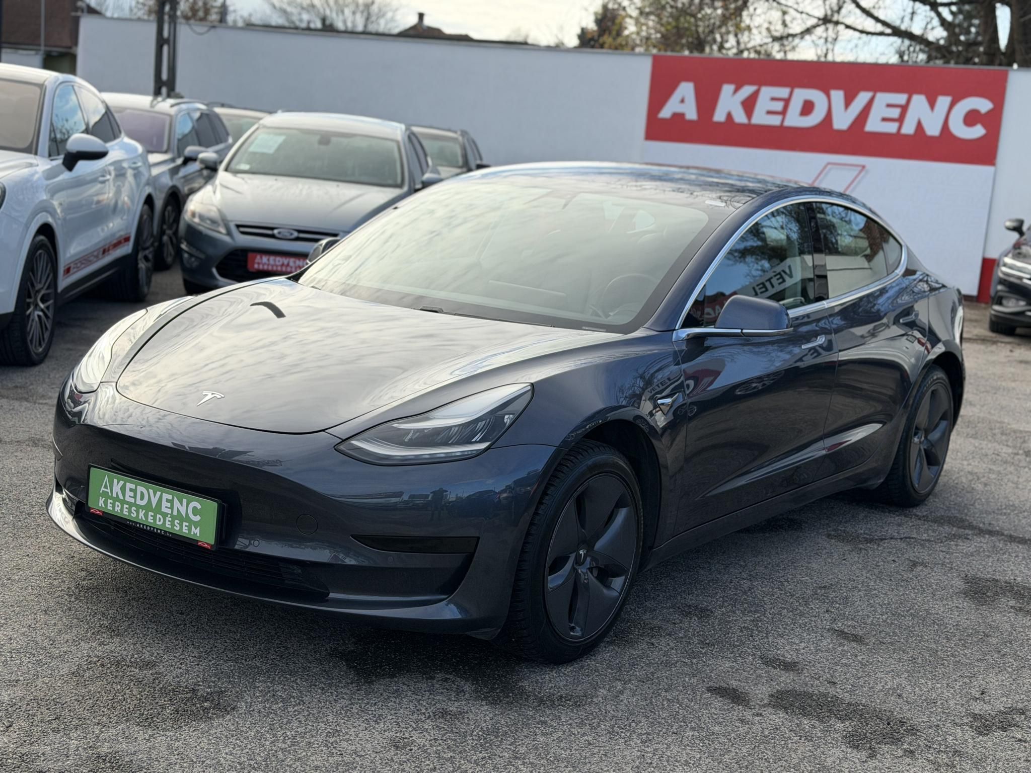 TESLA MODEL 3 Standard Range Plus Aut